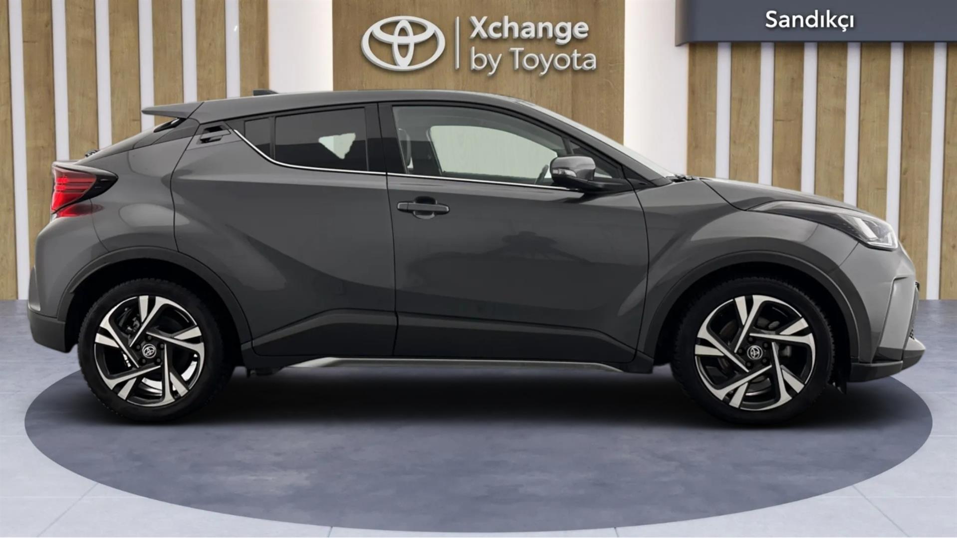 2023 TOYOTA C-HR 1.8 HYBRID 4*2 PASSION X- PACK E-CVT