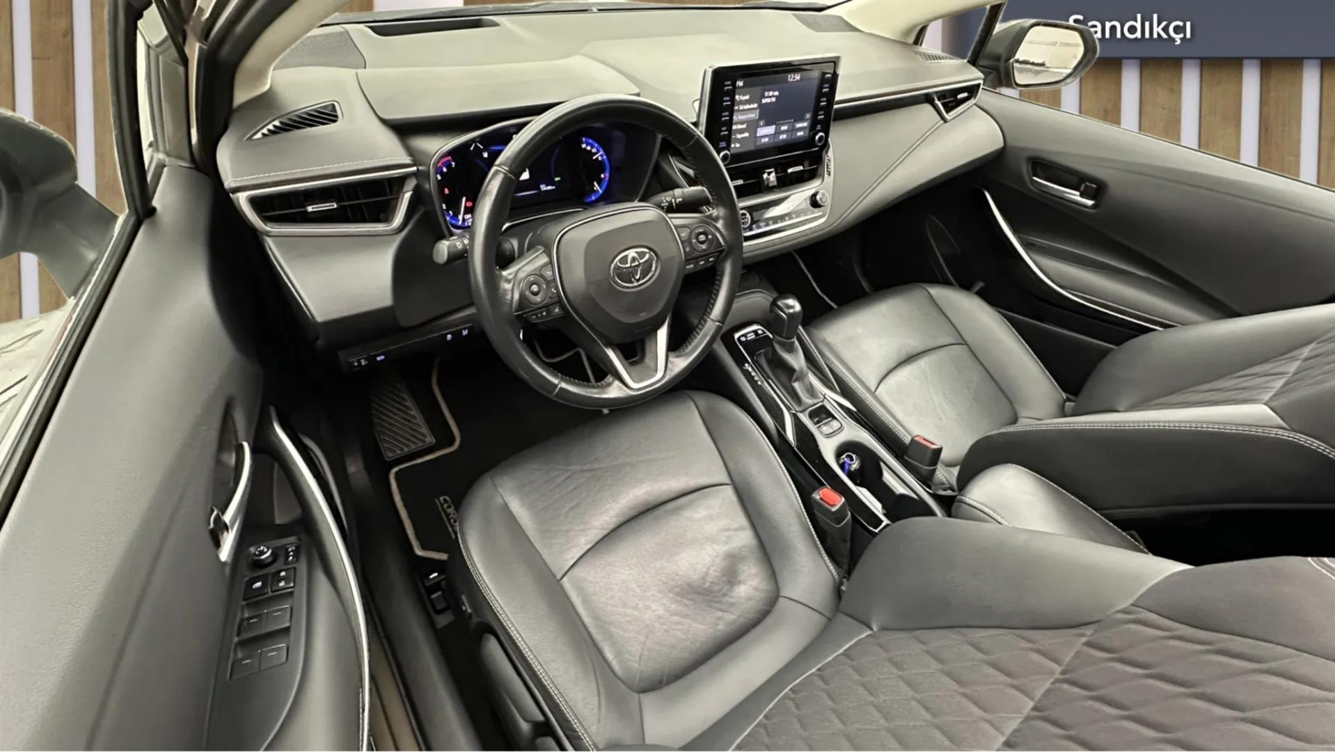 2022 TOYOTA COROLLA 1.8 HYBRID PASSION X-PACK