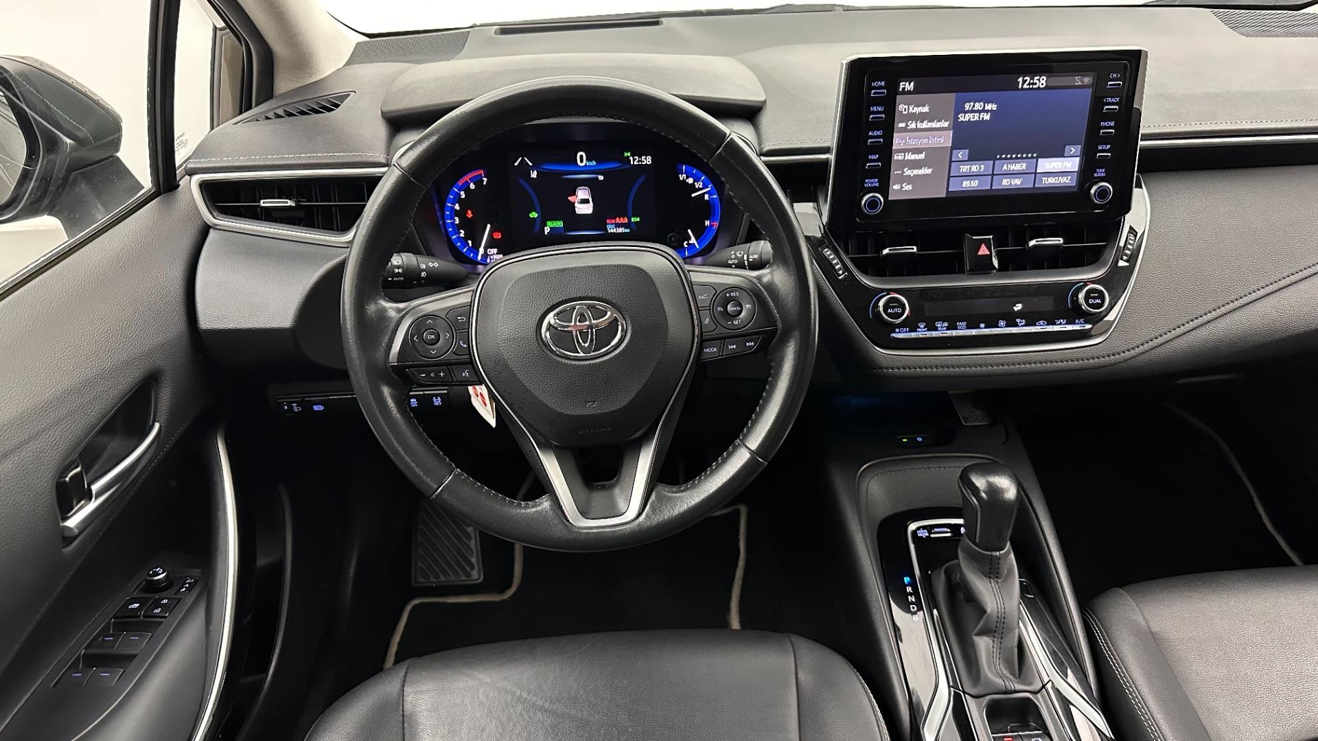 2022 TOYOTA COROLLA 1.8 HYBRID PASSION X-PACK