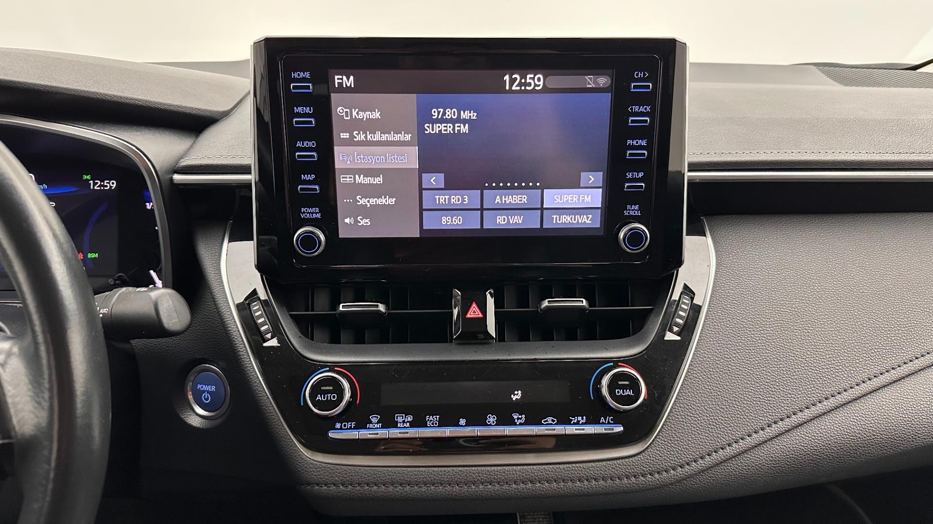 2022 TOYOTA COROLLA 1.8 HYBRID PASSION X-PACK