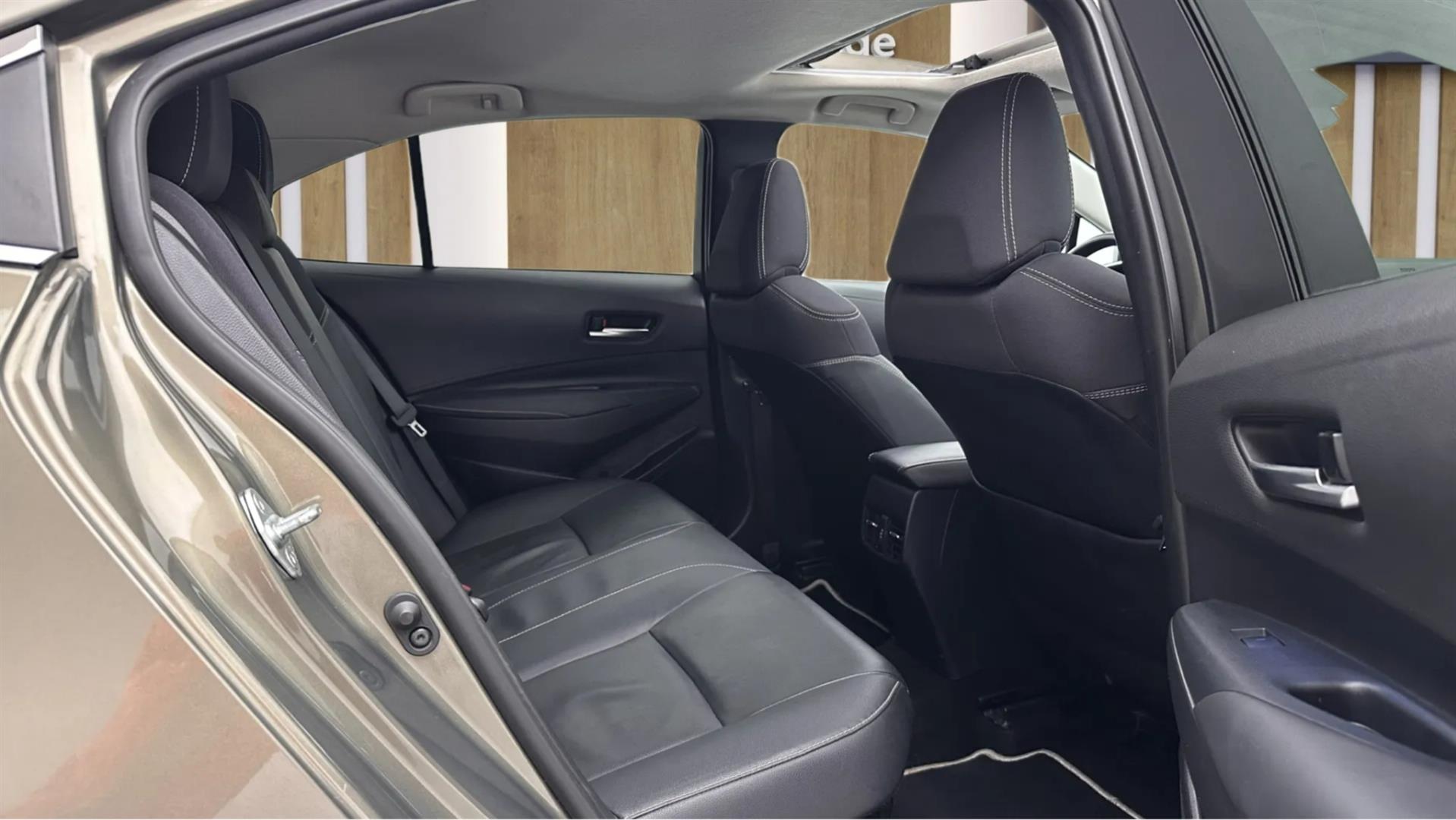 2022 TOYOTA COROLLA 1.8 HYBRID PASSION X-PACK