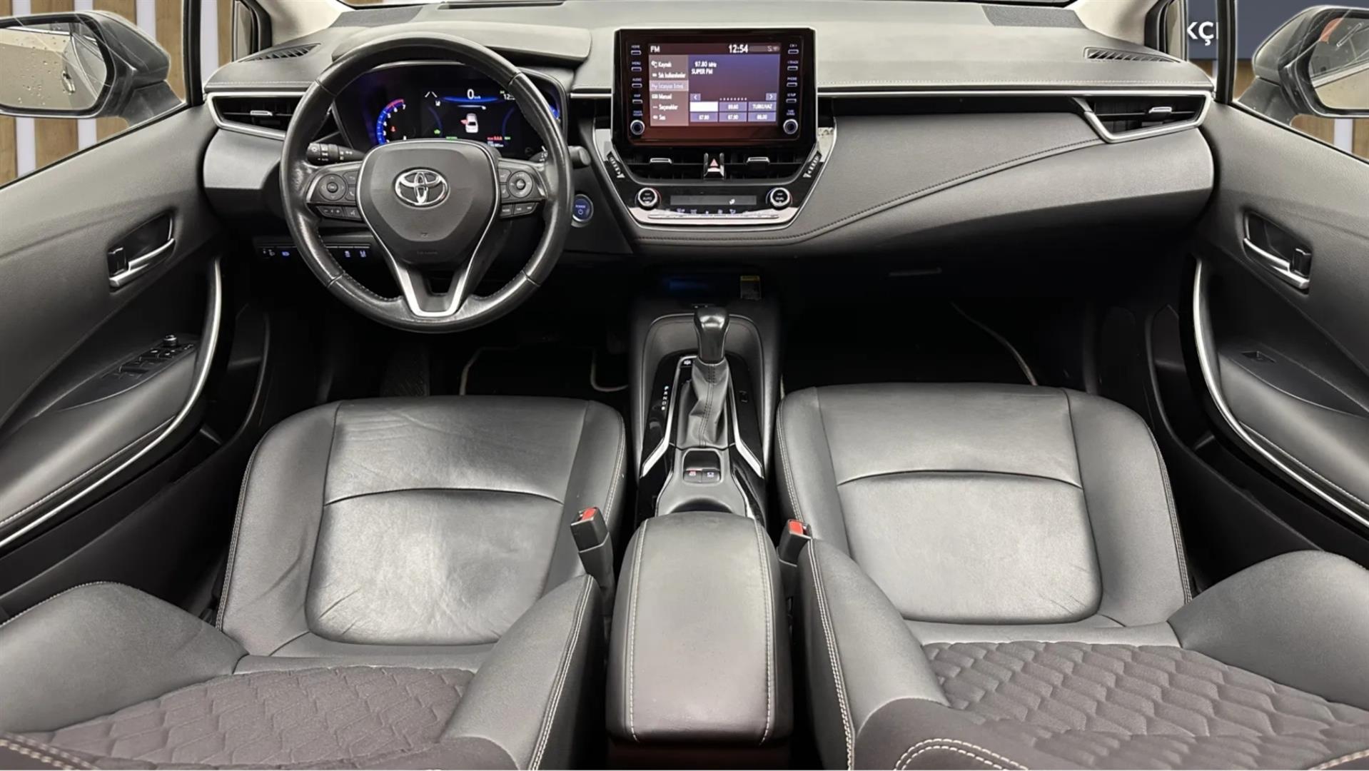 2022 TOYOTA COROLLA 1.8 HYBRID PASSION X-PACK