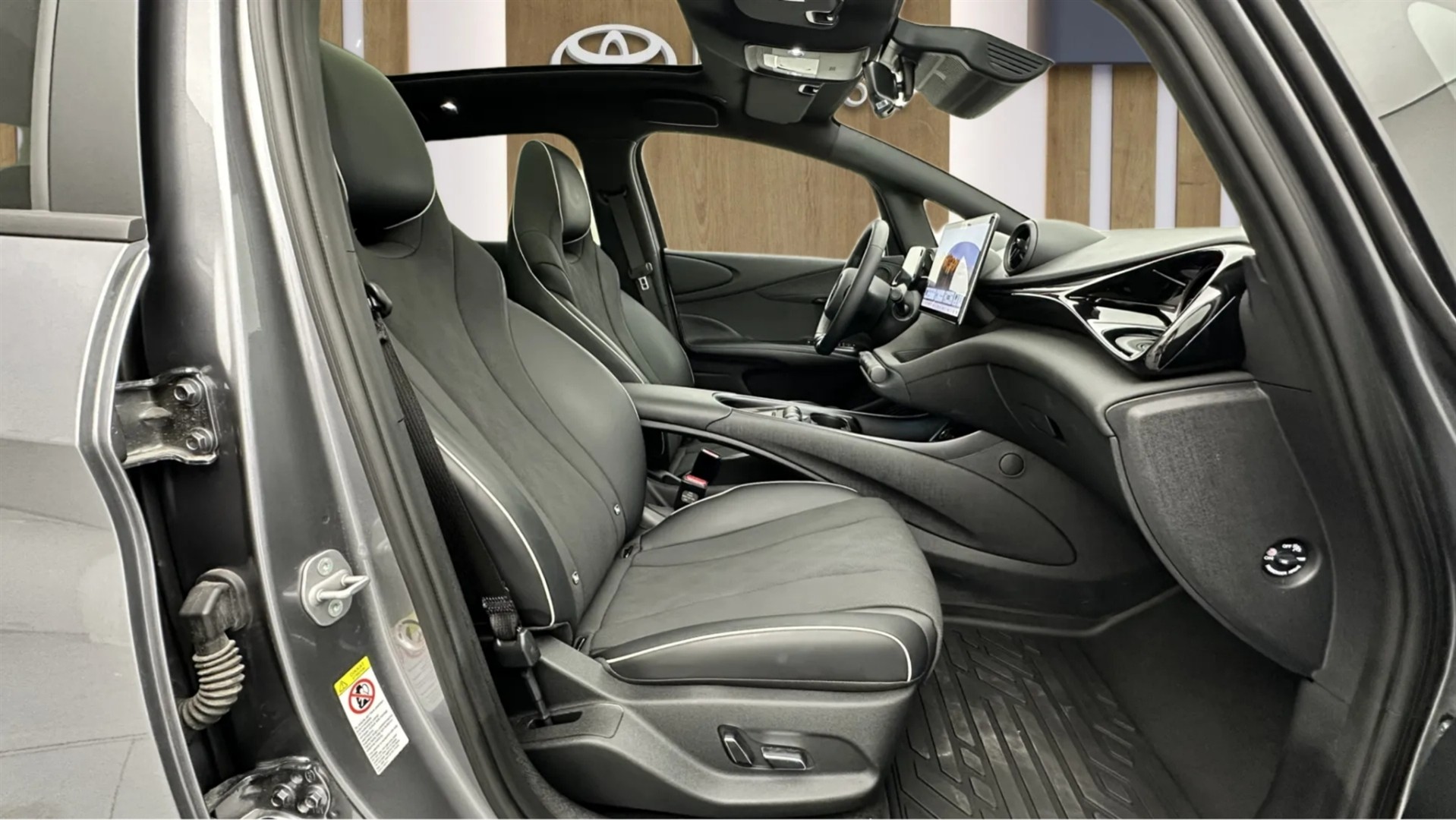 2025 BYD DOLPHİN Design
