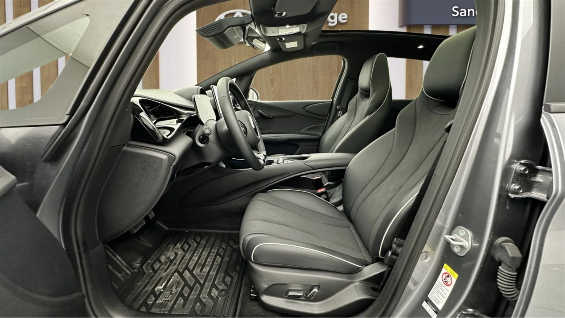 2025 BYD DOLPHİN Design
