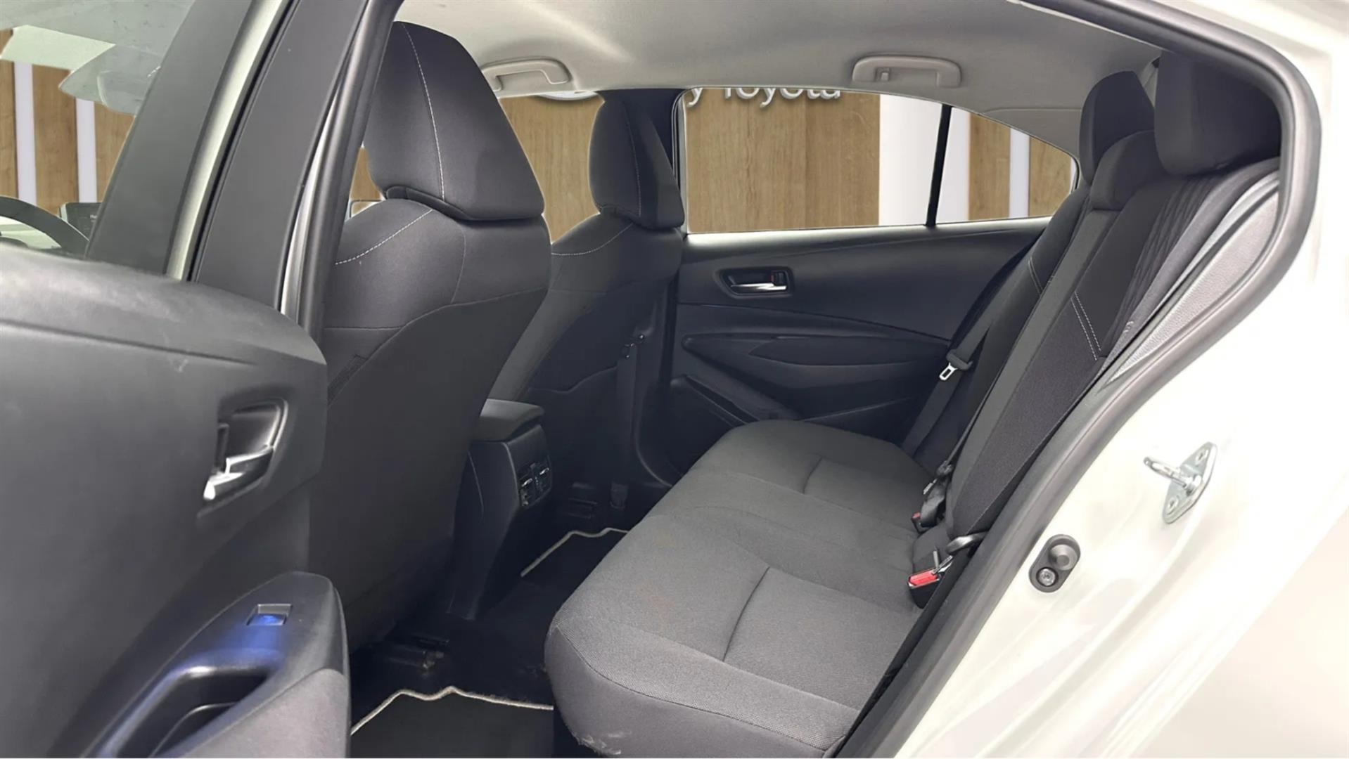 2022 TOYOTA COROLLA 1.8 HYBRID FLAME E-CVT