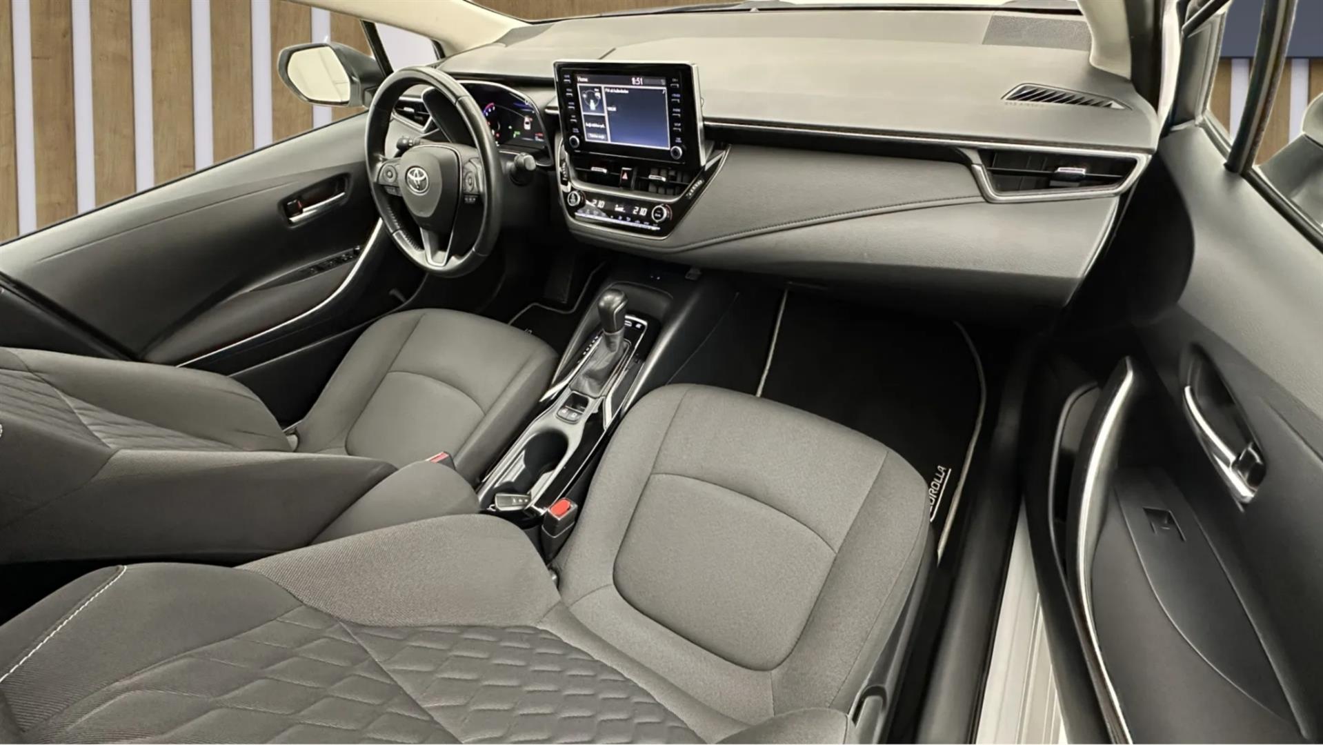 2022 TOYOTA COROLLA 1.8 HYBRID FLAME E-CVT