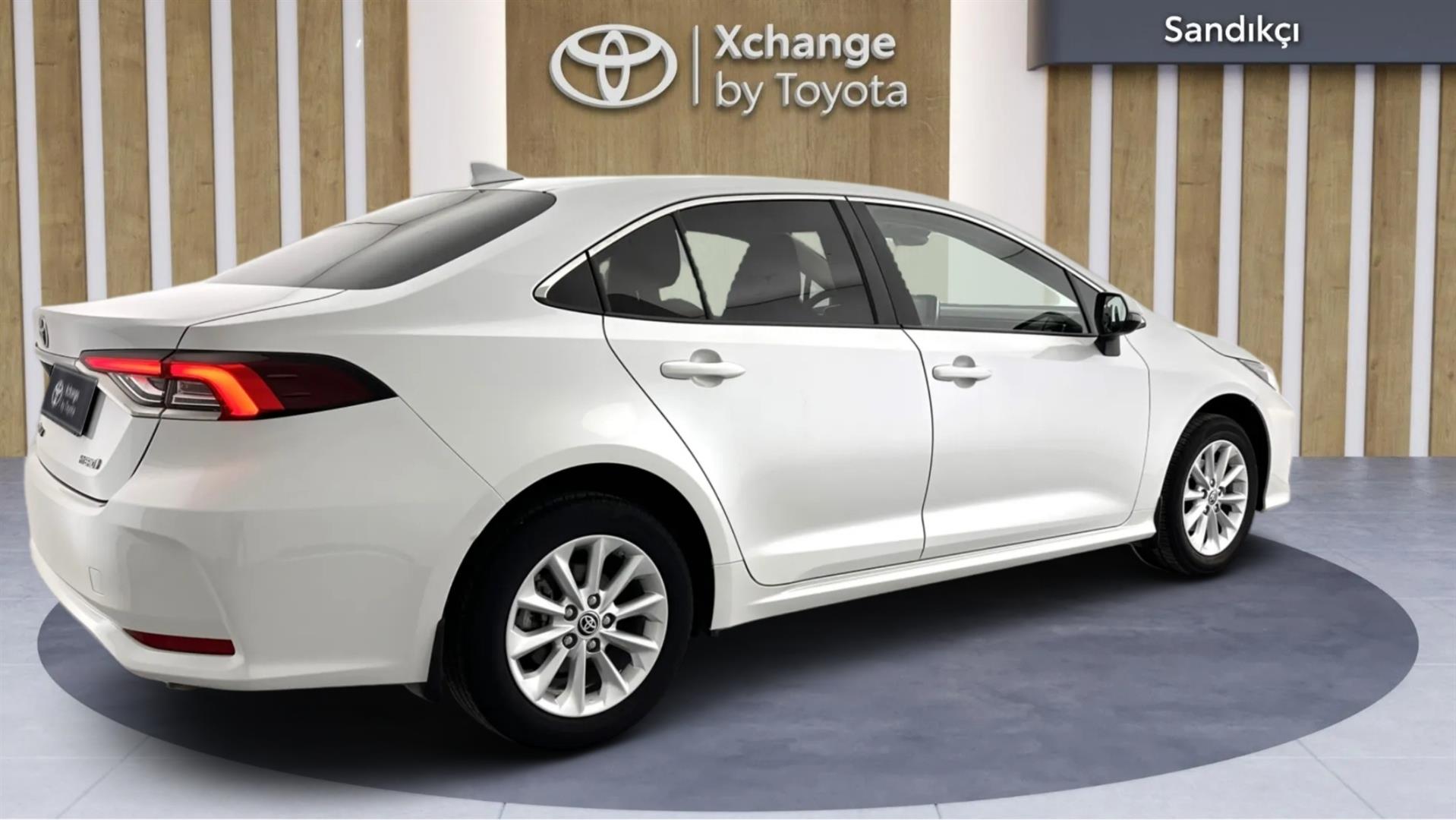 2022 TOYOTA COROLLA 1.8 HYBRID FLAME E-CVT