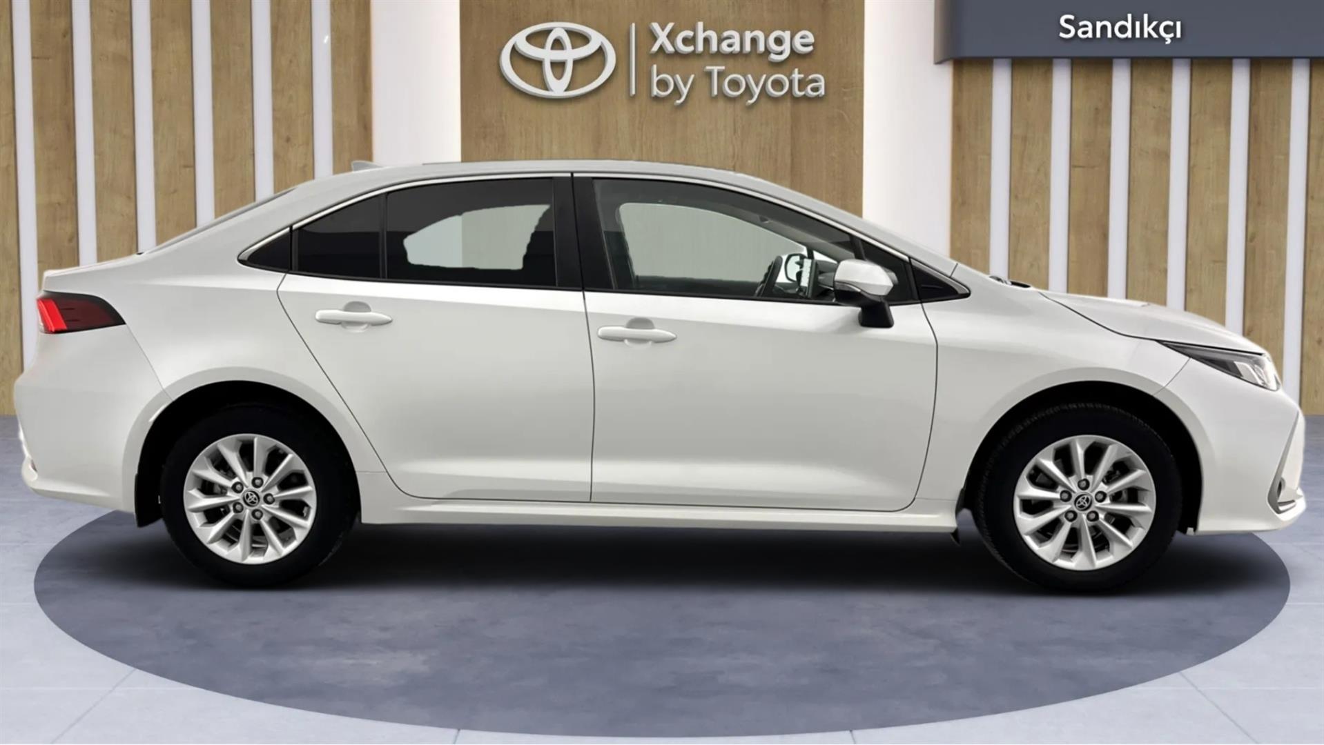 2022 TOYOTA COROLLA 1.8 HYBRID FLAME E-CVT