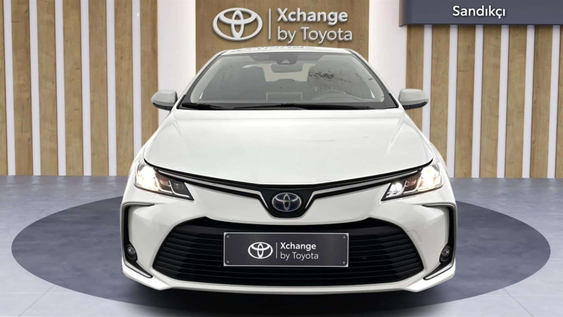 TOYOTA COROLLA 1.8 HYBRID FLAME E-CVT