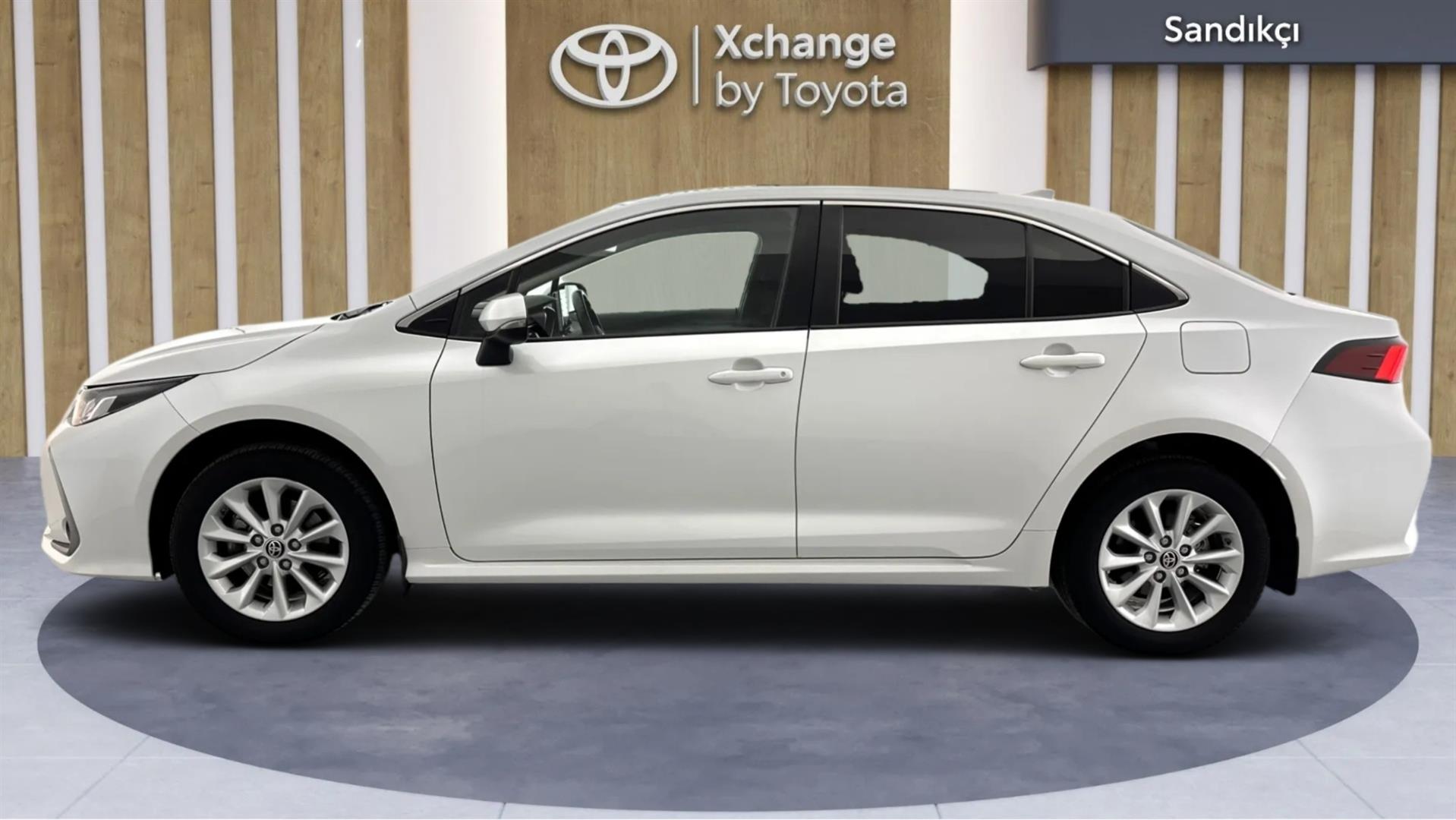 2022 TOYOTA COROLLA 1.8 HYBRID FLAME E-CVT
