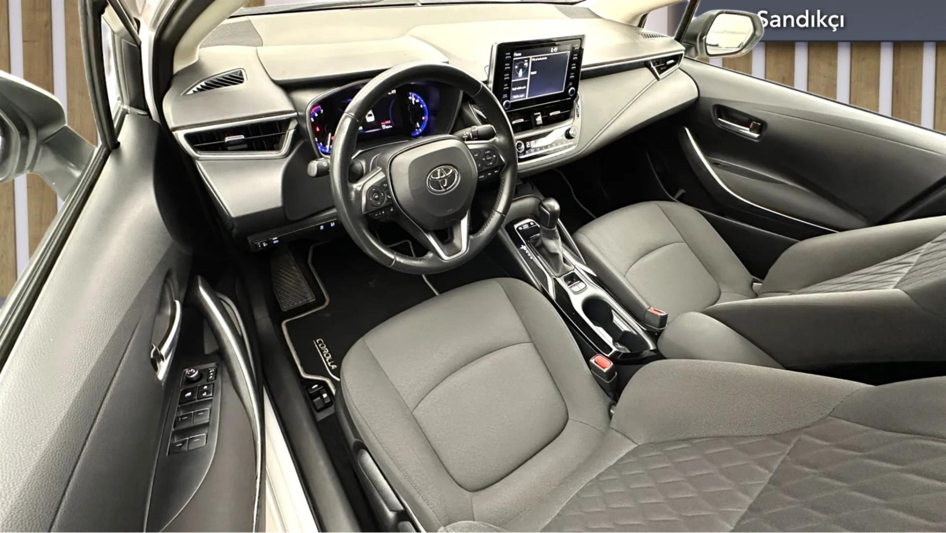 2022 TOYOTA COROLLA 1.8 HYBRID FLAME E-CVT