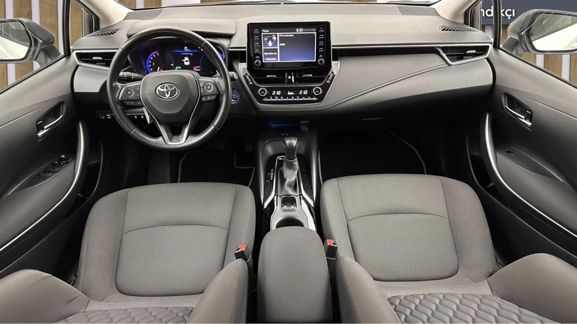 2022 TOYOTA COROLLA 1.8 HYBRID FLAME E-CVT