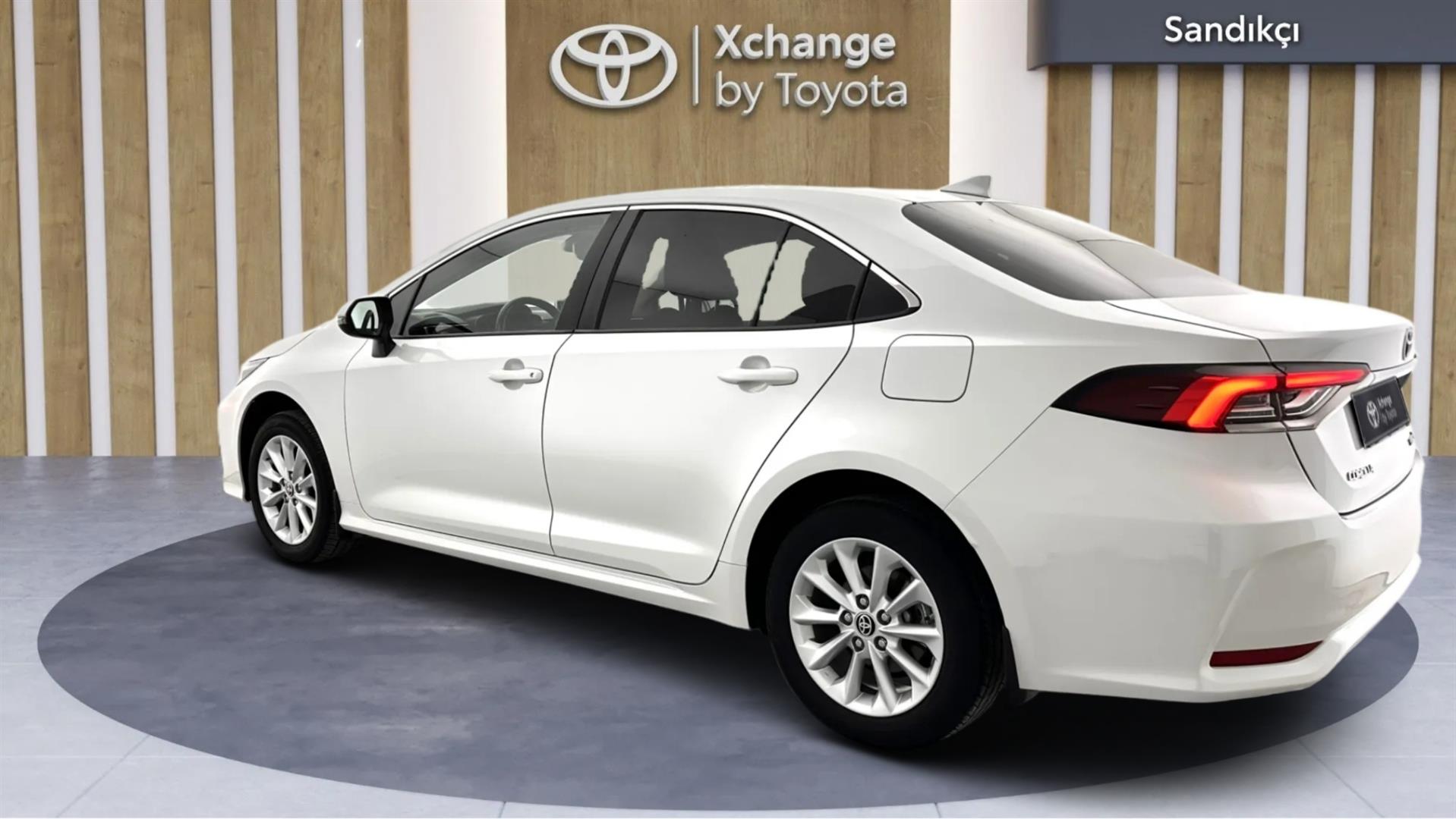 2022 TOYOTA COROLLA 1.8 HYBRID FLAME E-CVT