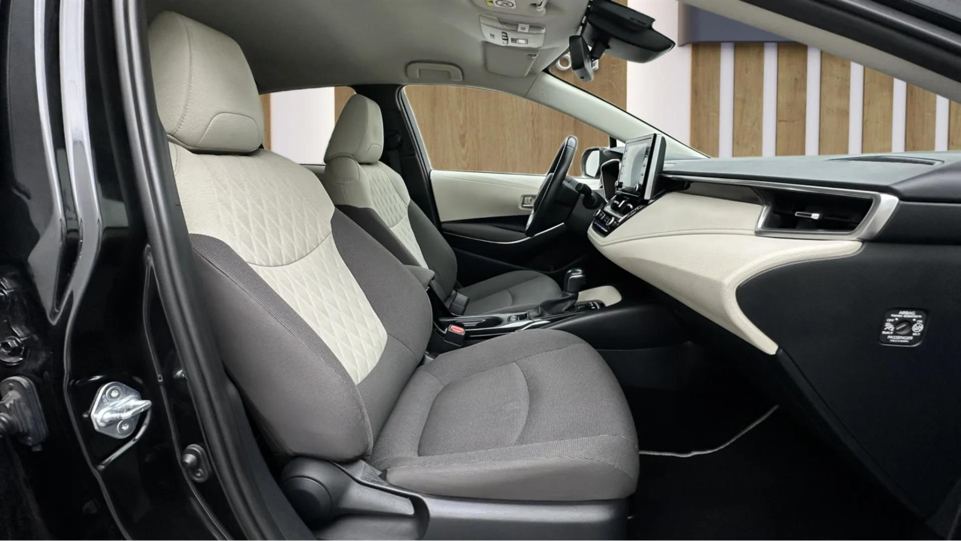 2022 TOYOTA COROLLA 1.8 HYBRID FLAME E-CVT