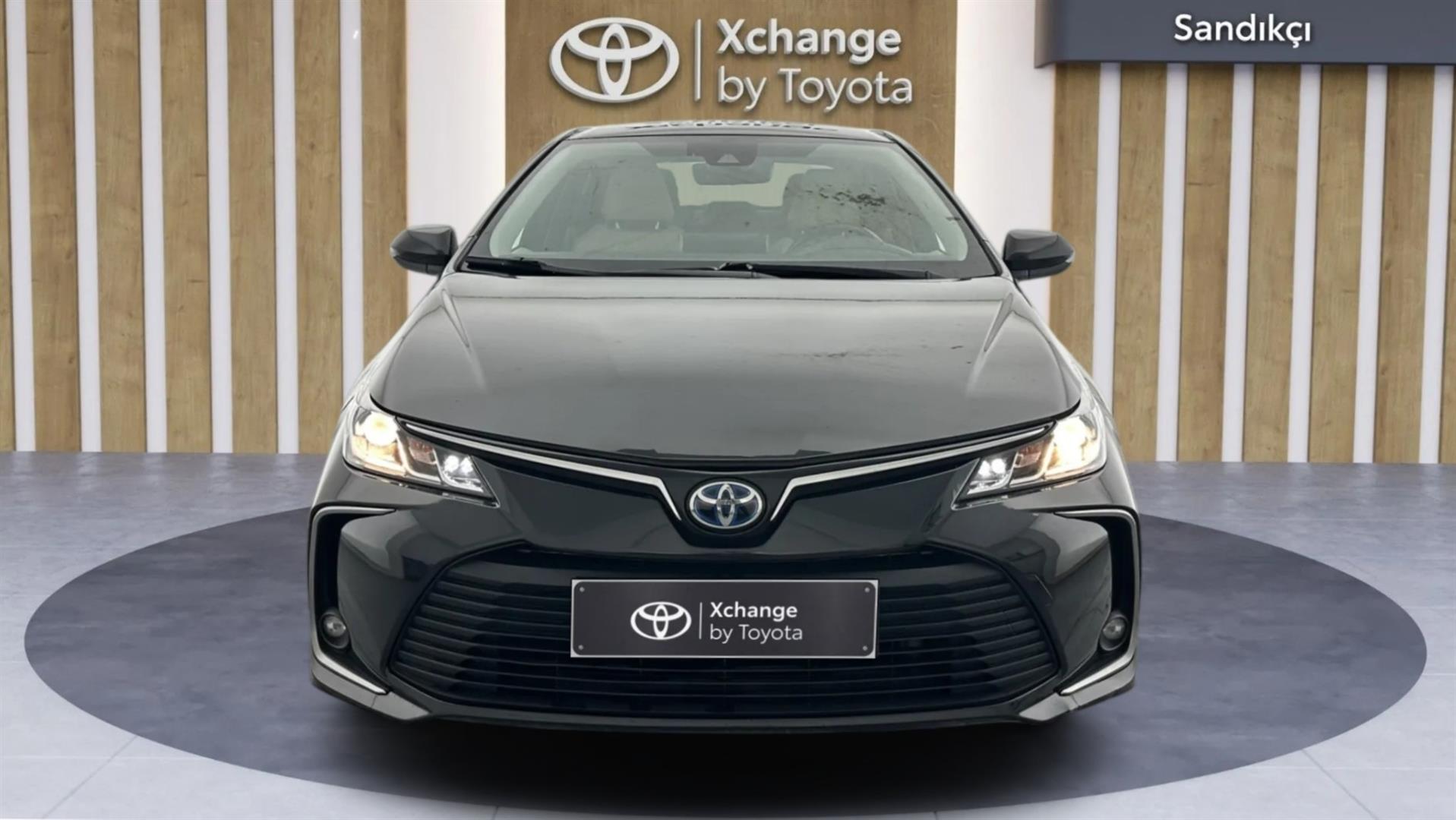 TOYOTA COROLLA 1.8 HYBRID FLAME E-CVT