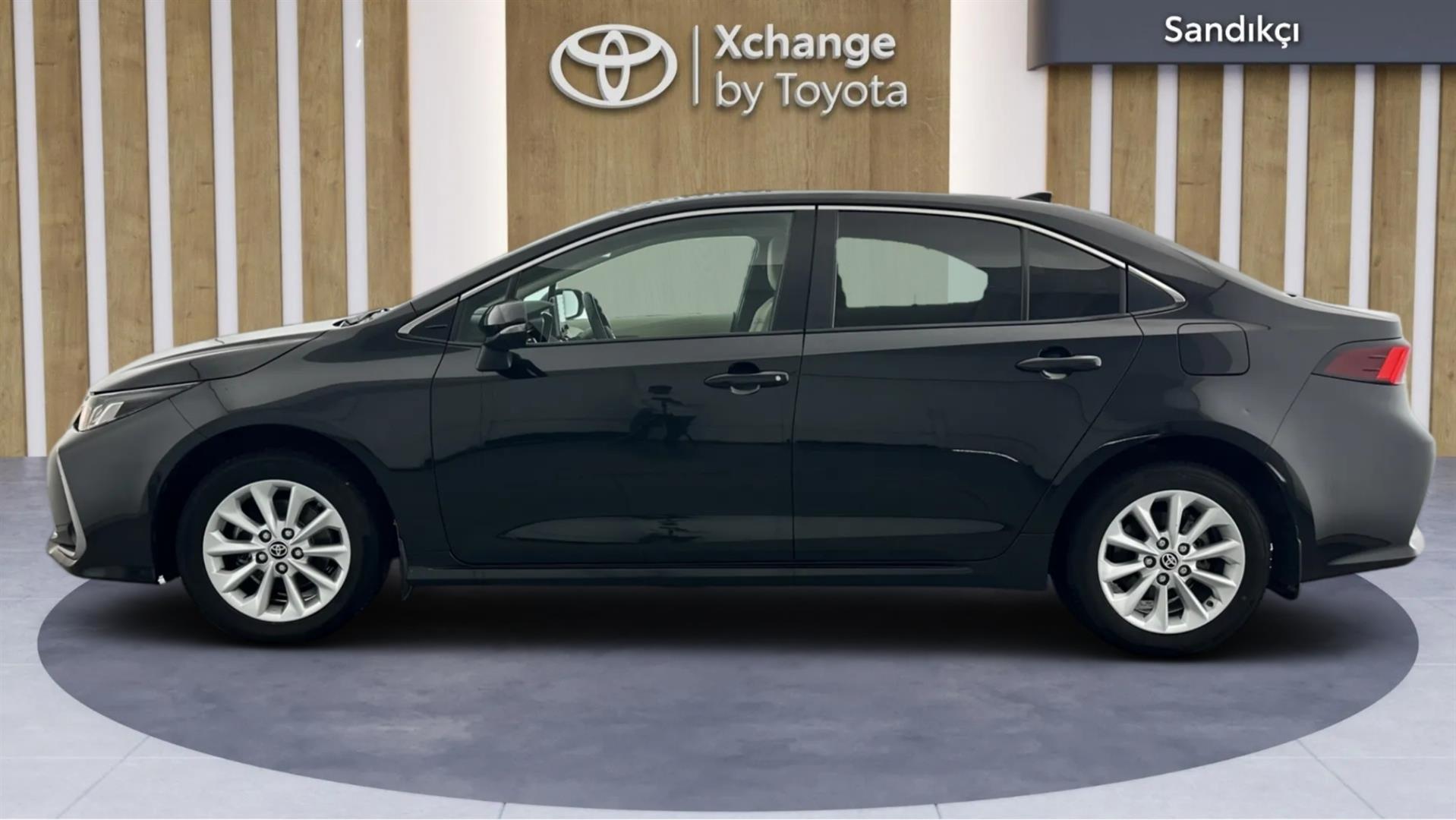 2022 TOYOTA COROLLA 1.8 HYBRID FLAME E-CVT