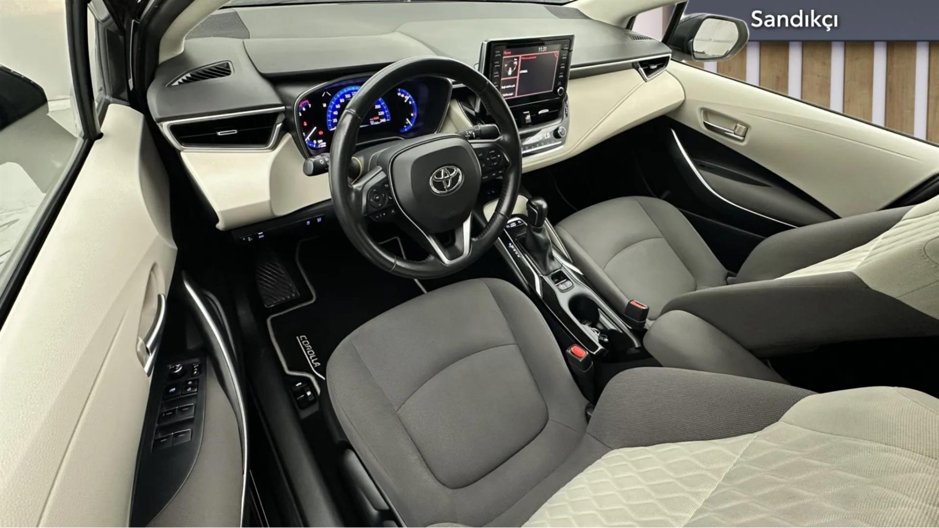 2022 TOYOTA COROLLA 1.8 HYBRID FLAME E-CVT