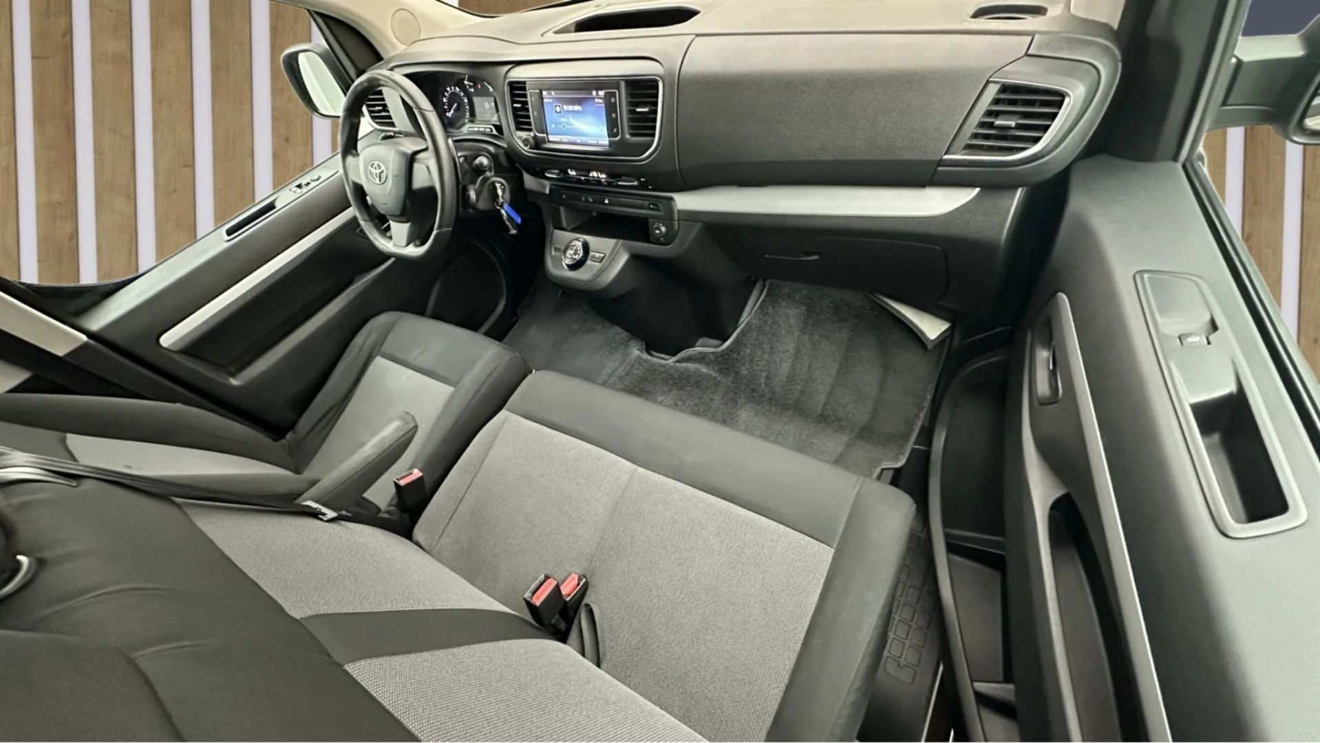 2017 TOYOTA Proace Verso 2.0L Premium