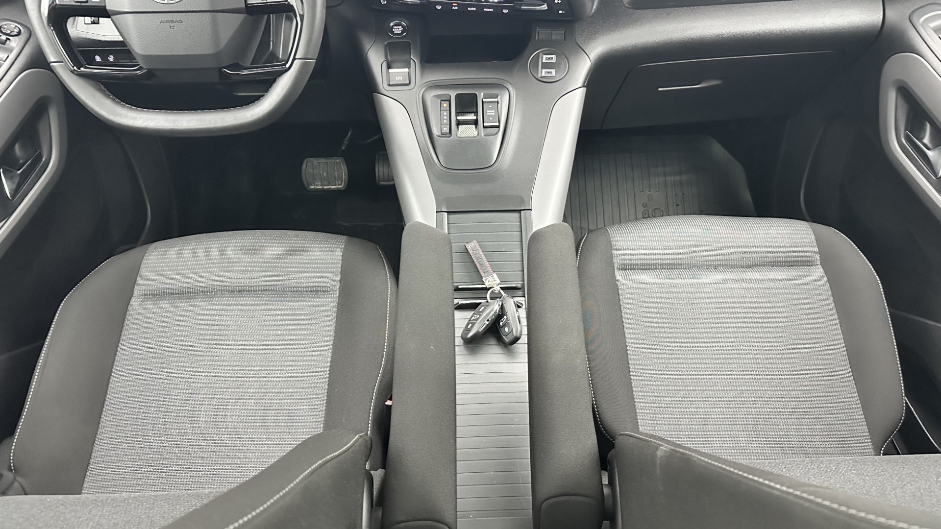 2025 TOYOTA PROACE CITY 1.5 D PASSION X-PACK A/T