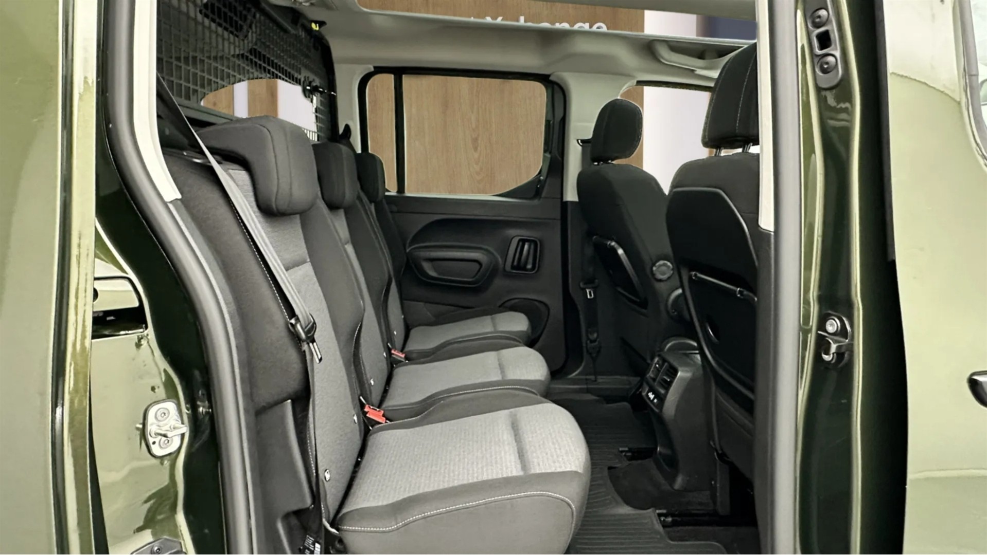 2025 TOYOTA PROACE CITY 1.5 D PASSION X-PACK A/T