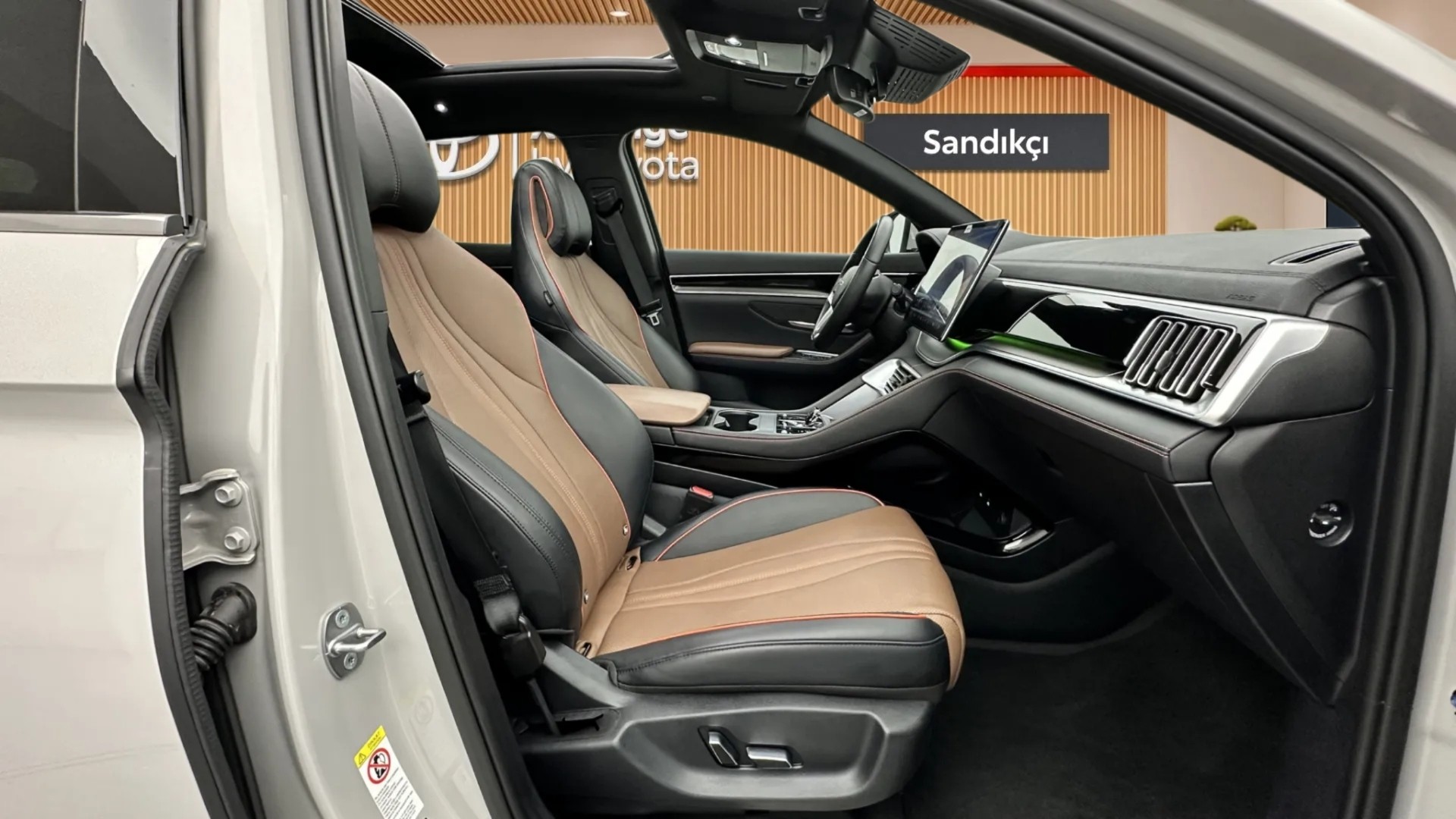 2024 BYD SEAL U DM-İ Design