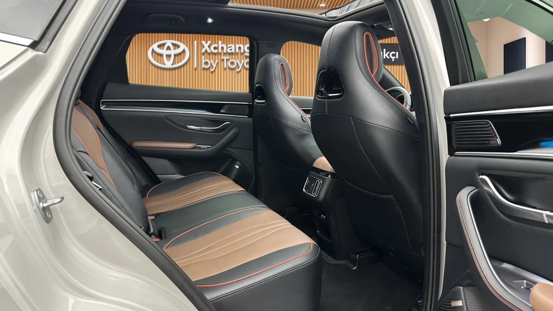 2024 BYD SEAL U DM-İ Design