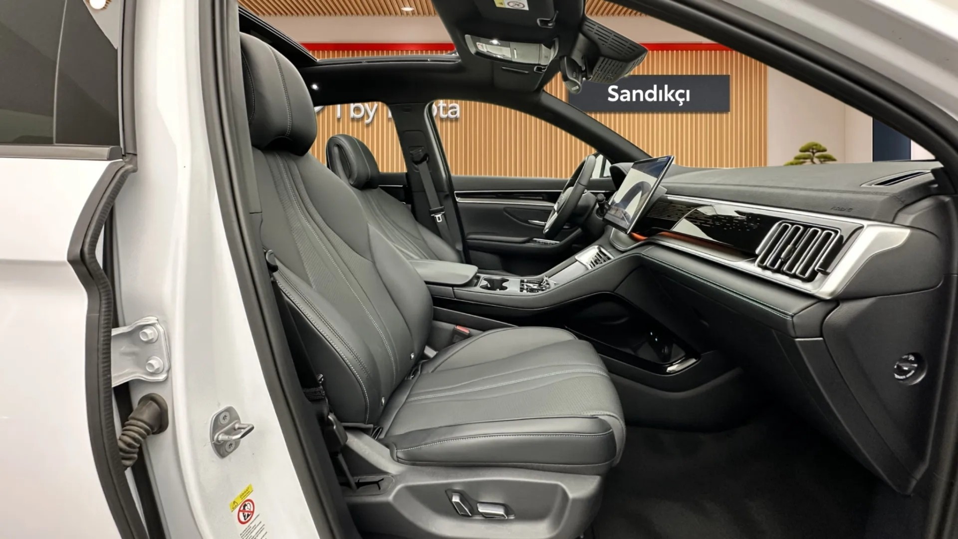 2025 BYD SEAL U EV Design