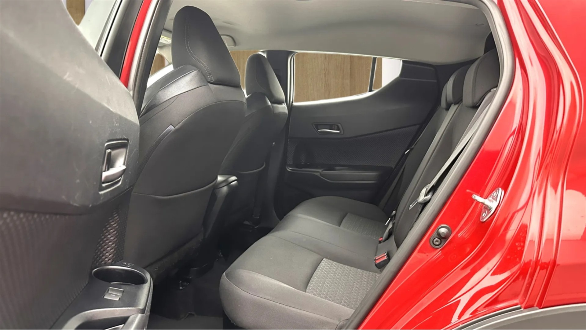 2022 TOYOTA C-HR 1.8 HYBRID 4*2 PASSION E-CVT