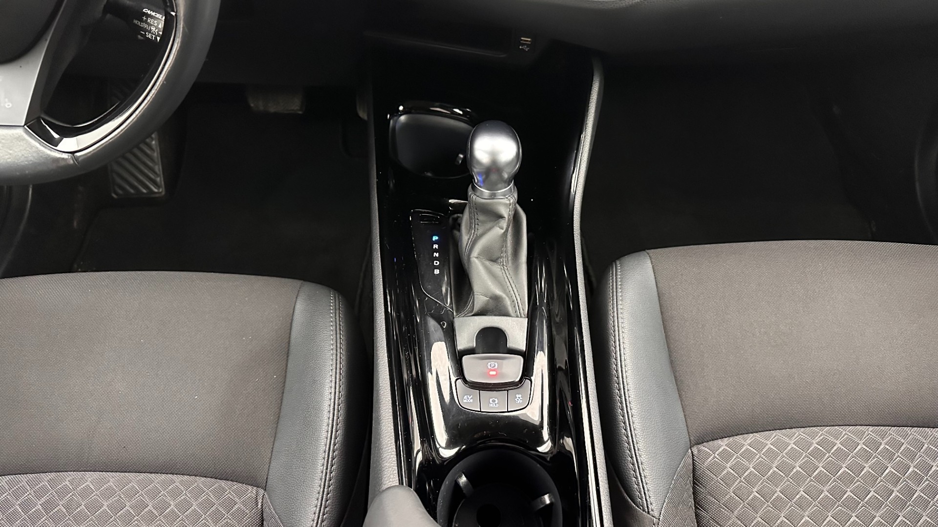 2022 TOYOTA C-HR 1.8 HYBRID 4*2 PASSION E-CVT