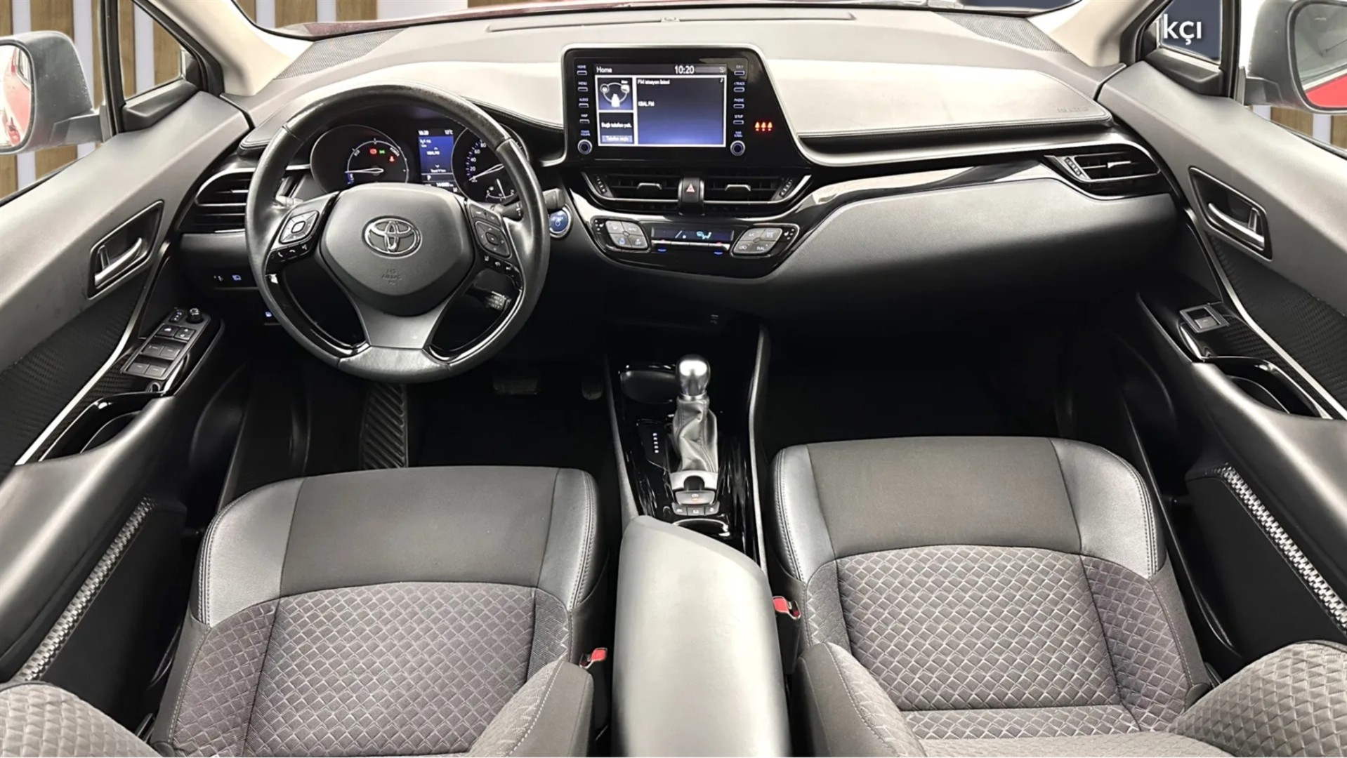 2022 TOYOTA C-HR 1.8 HYBRID 4*2 PASSION E-CVT