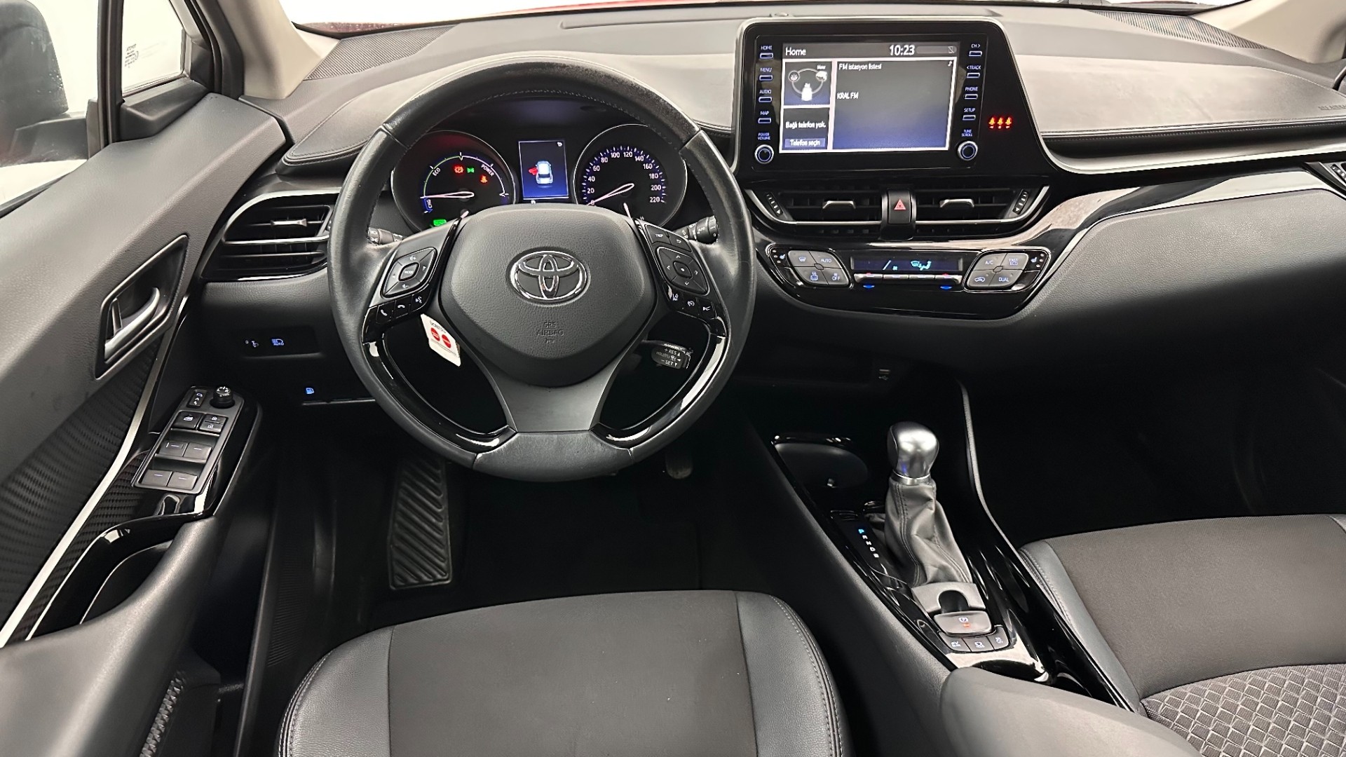 2022 TOYOTA C-HR 1.8 HYBRID 4*2 PASSION E-CVT