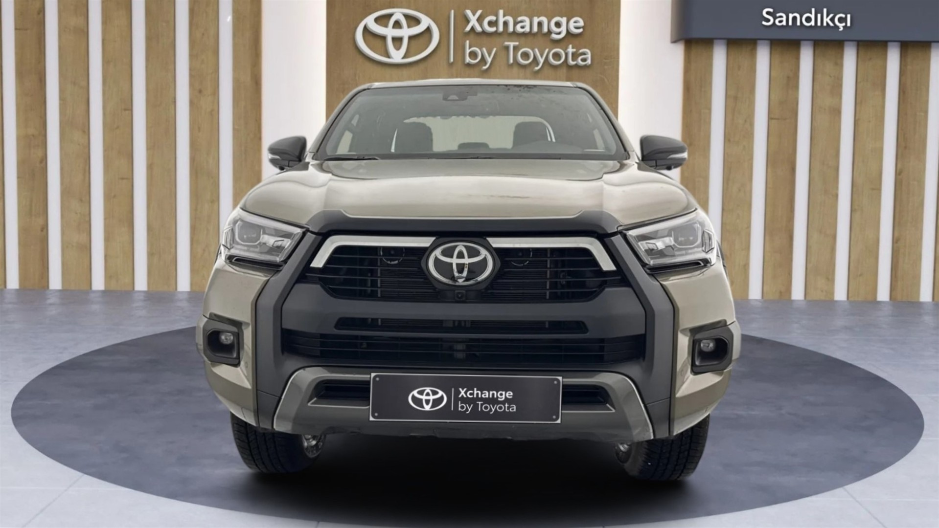 TOYOTA HILUX 2.4 D-4D 4X4 INVINCIBLE A/T