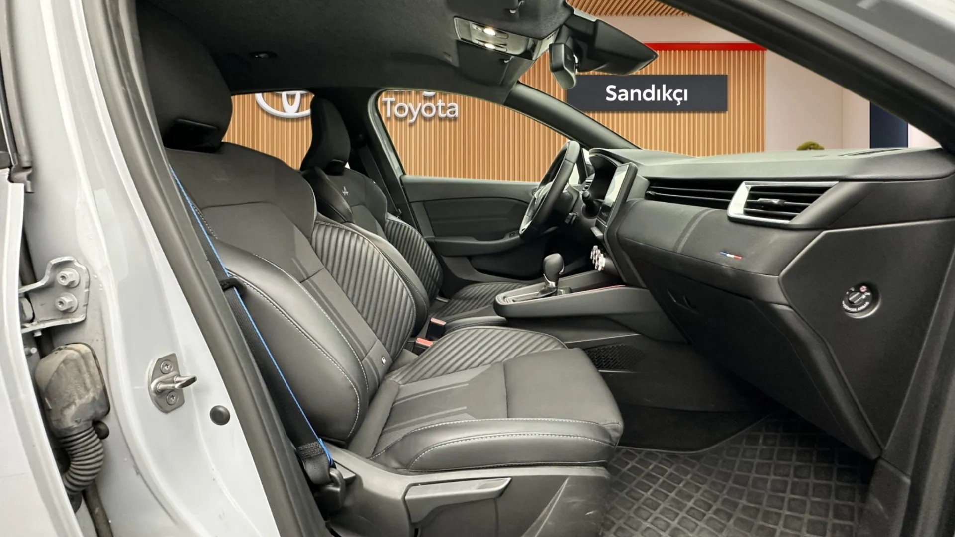 2024 RENAULT CLIO 1.0 TCe Techno Esprit Alpine