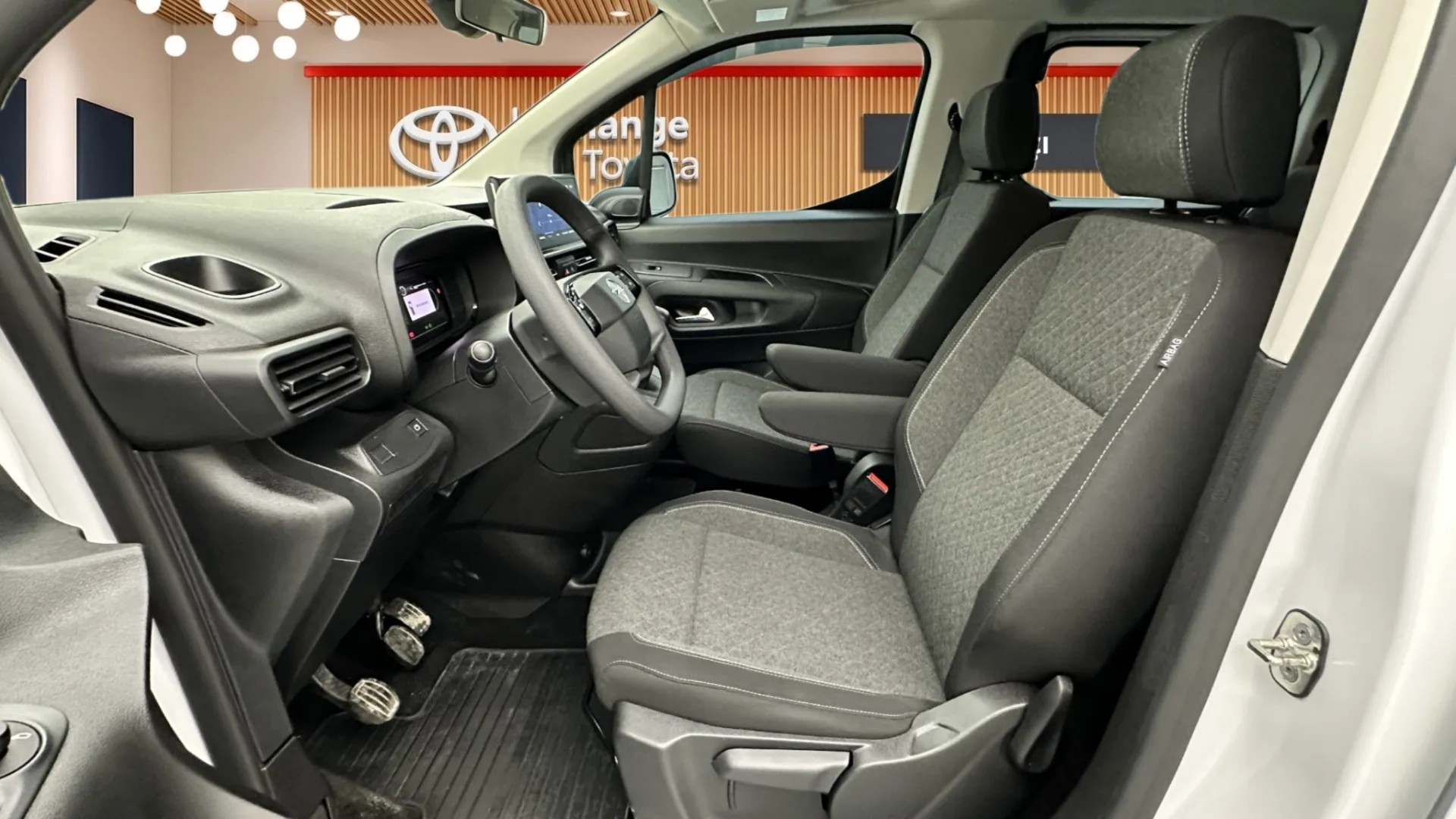 2025 OPEL COMBO KOMBİ 1.5 CDTI ESSENTIA