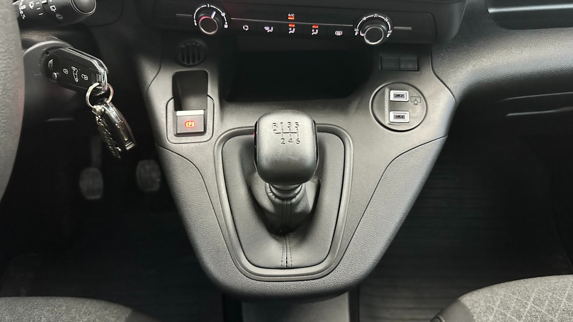 2025 OPEL COMBO KOMBİ 1.5 CDTI ESSENTIA