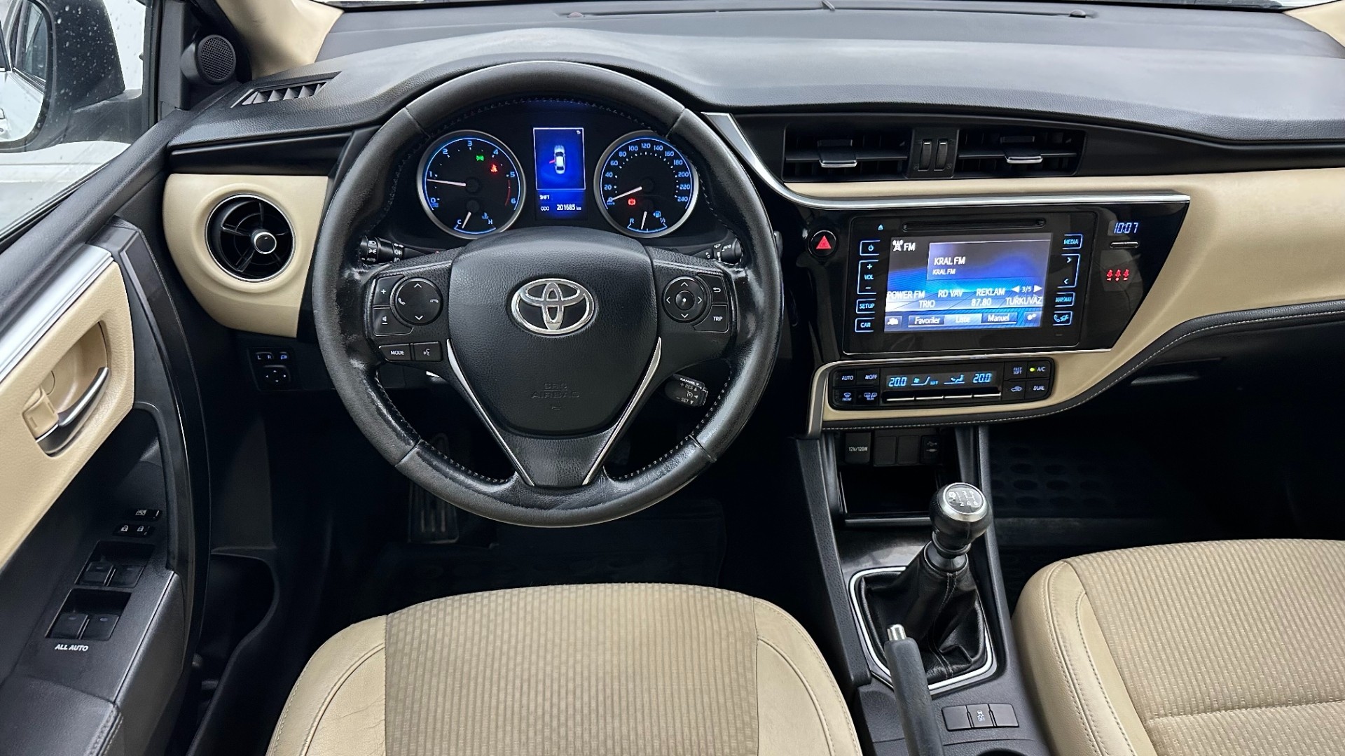 2017 TOYOTA COROLLA 1.4 D-4D Premium 50.Yıl