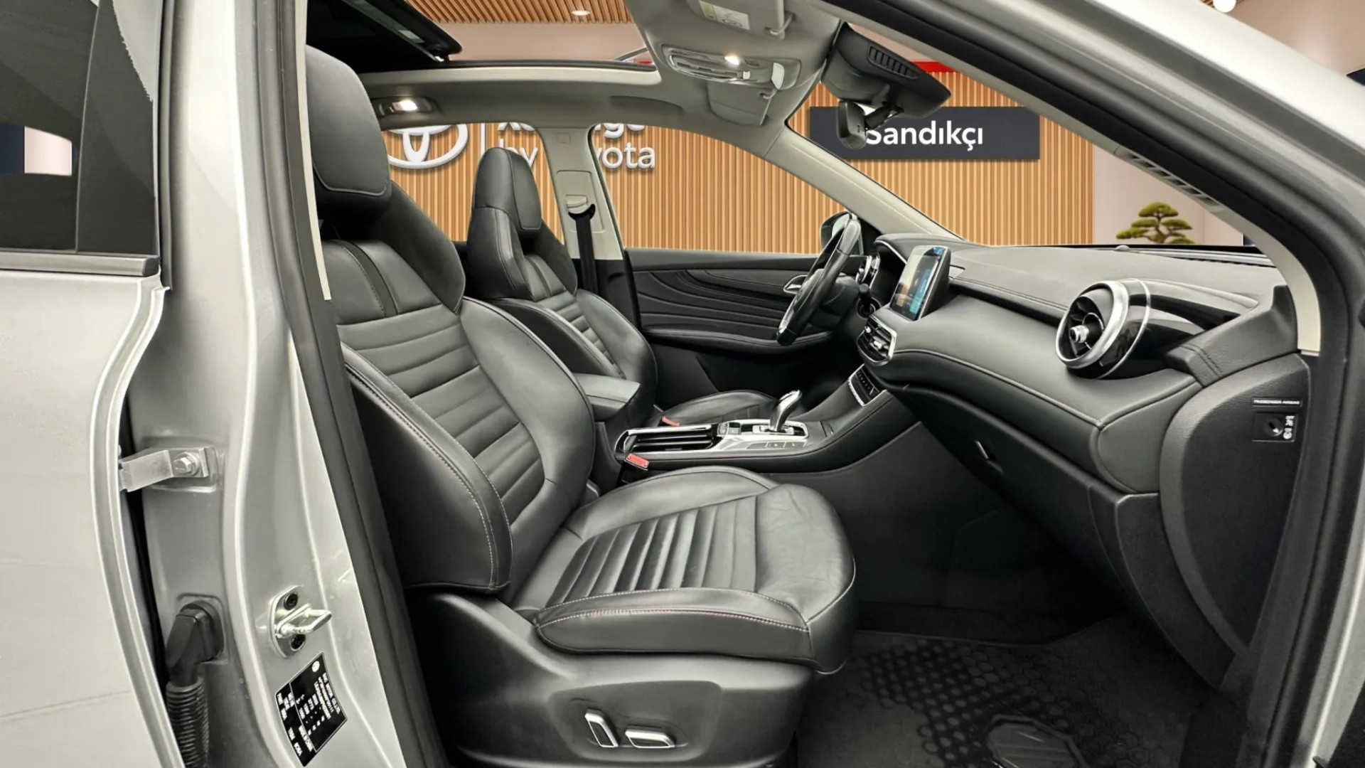 2023 MG HS 1.5 T-GDI Luxury