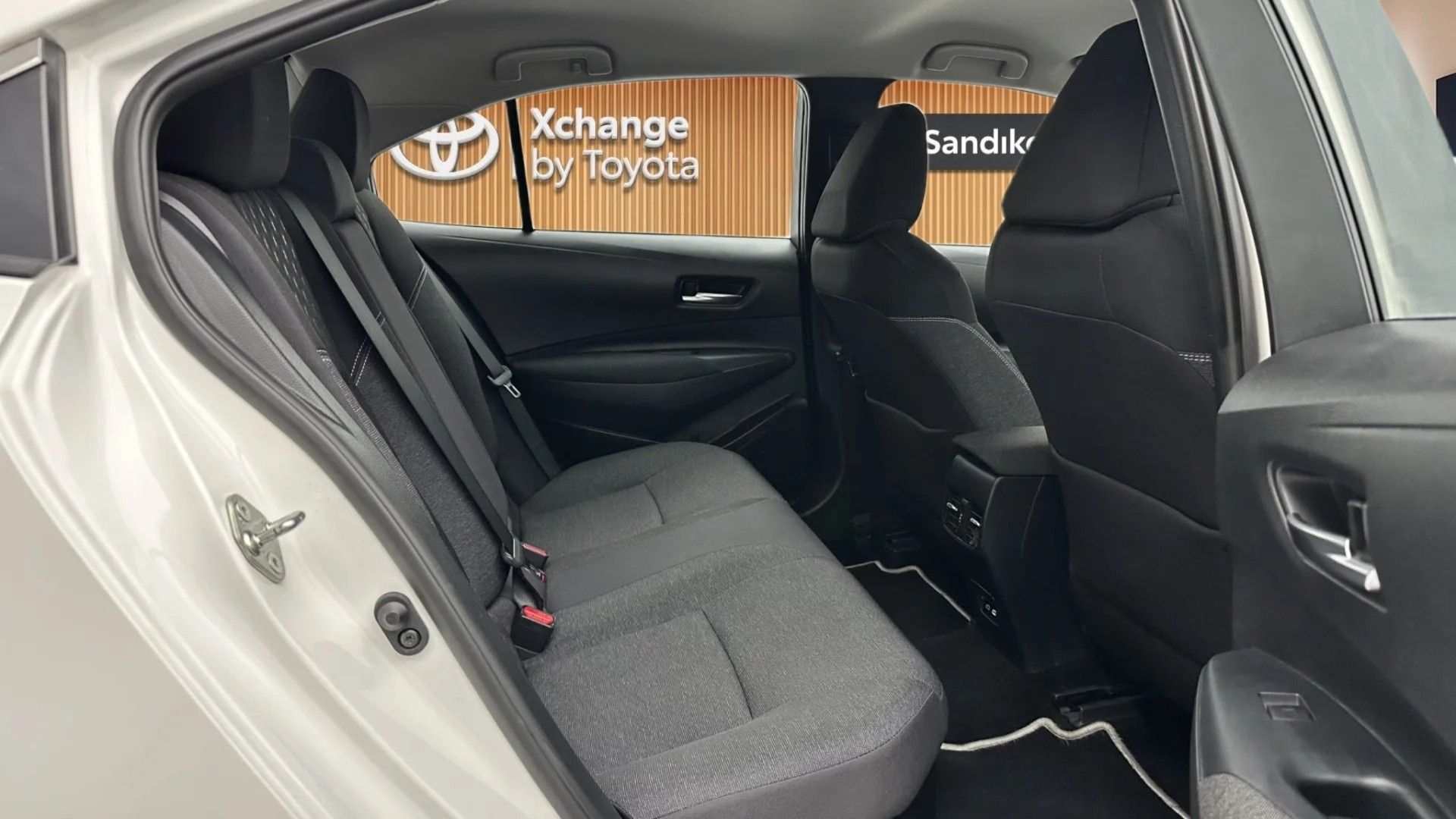 2023 TOYOTA COROLLA 1.8 HYBRID DREAM E-CVT
