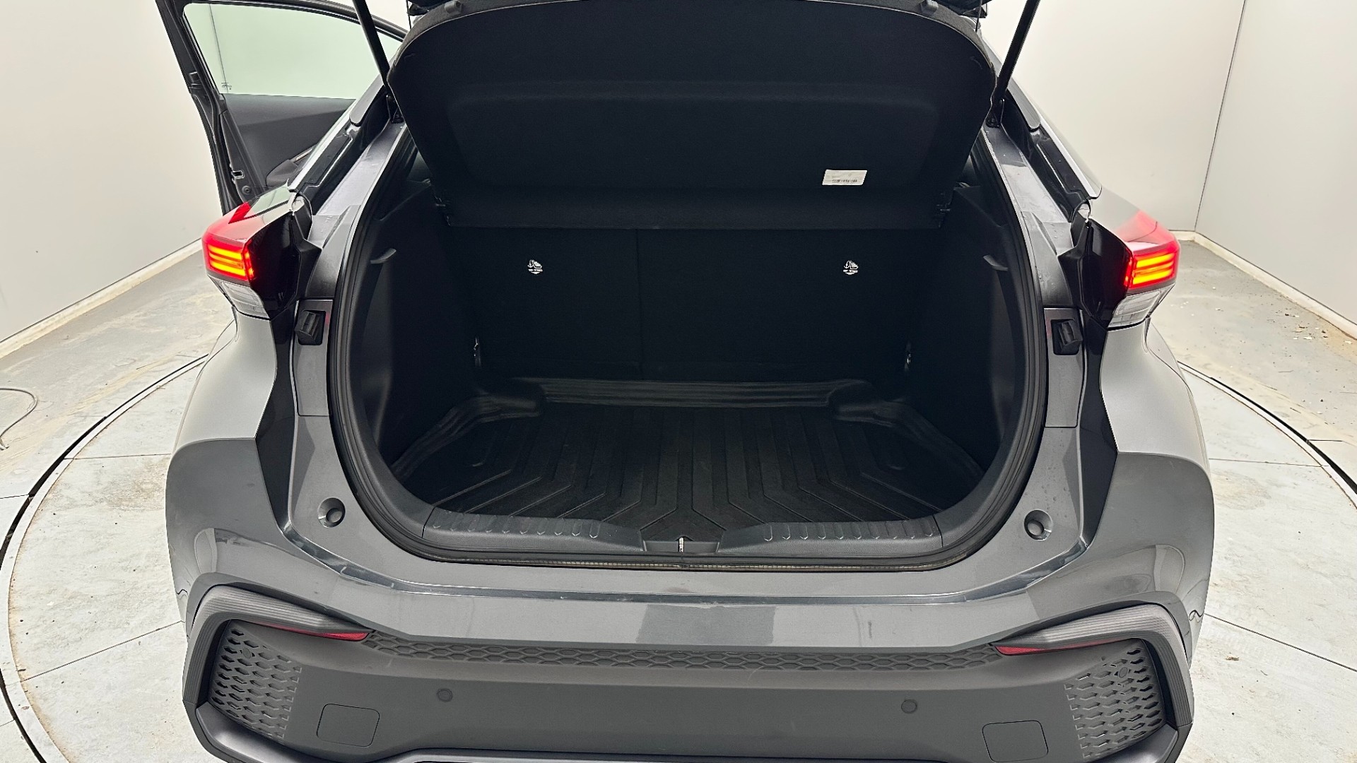 2024 TOYOTA C-HR 1.8 HYBRID 4*2 PASSION E-CVT
