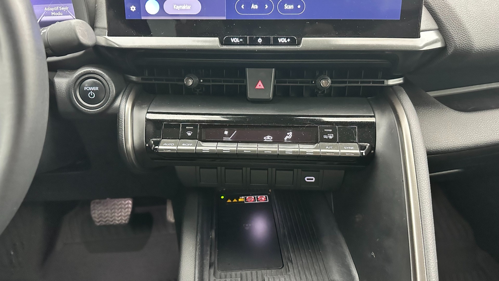 2024 TOYOTA C-HR 1.8 HYBRID 4*2 PASSION E-CVT