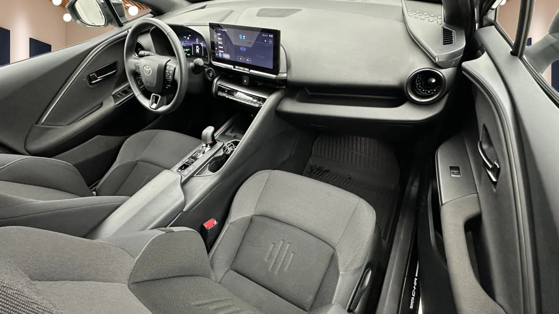 2024 TOYOTA C-HR 1.8 HYBRID 4*2 PASSION E-CVT
