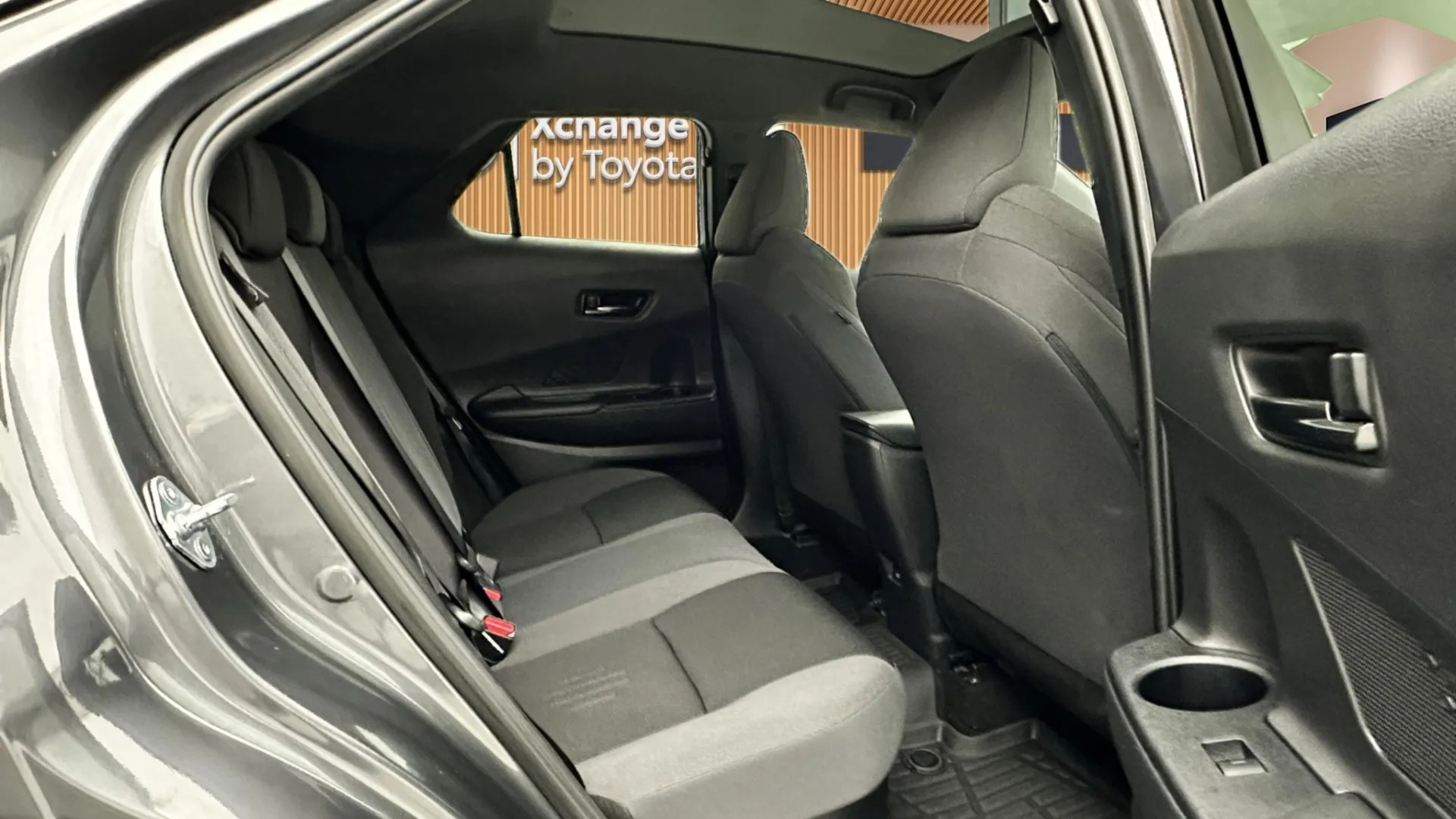 2024 TOYOTA C-HR 1.8 HYBRID 4*2 PASSION E-CVT