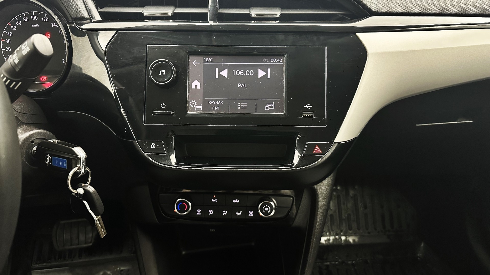 2024 OPEL CORSA 1.2 ESSENTIA