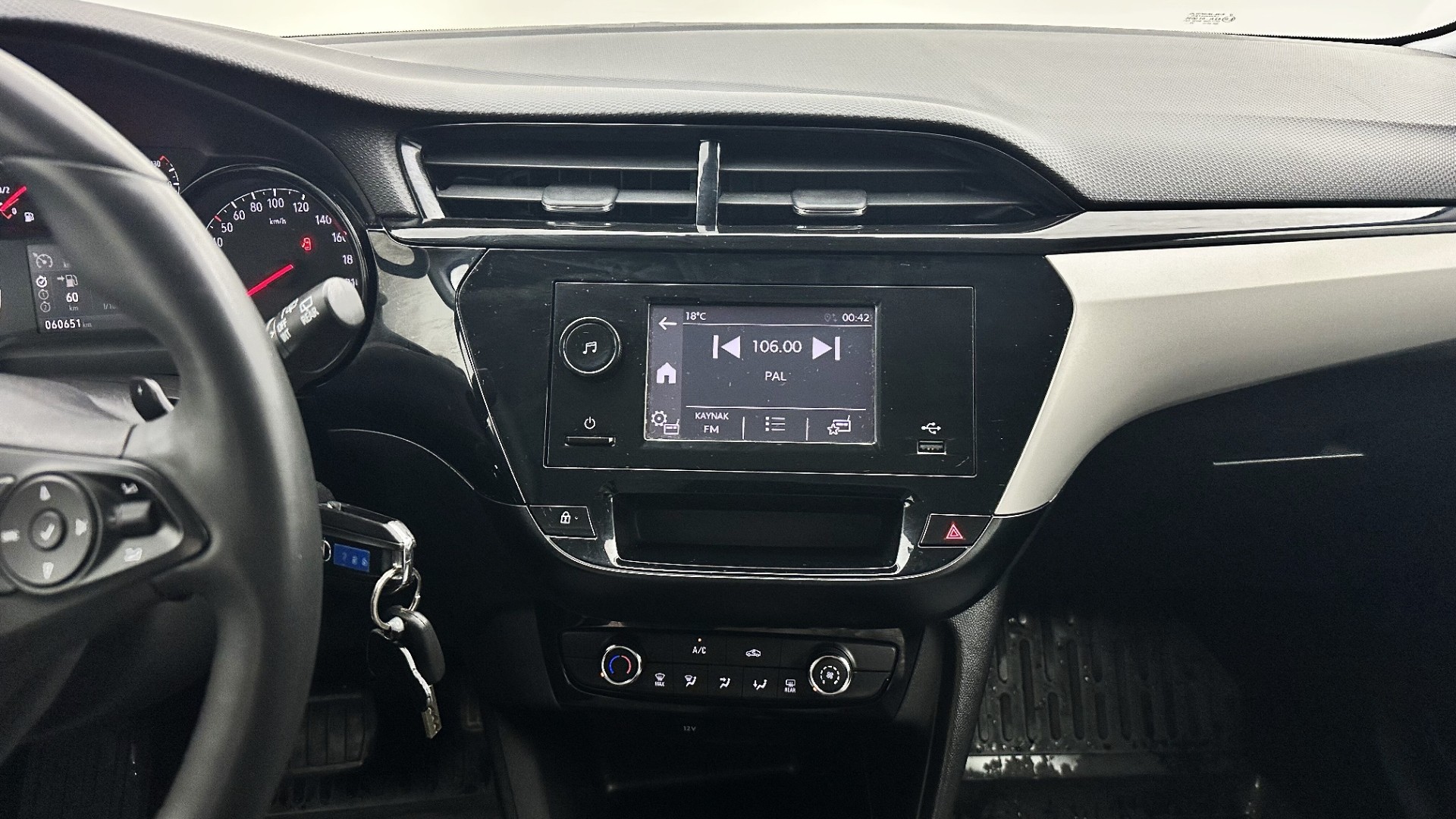 2024 OPEL CORSA 1.2 ESSENTIA