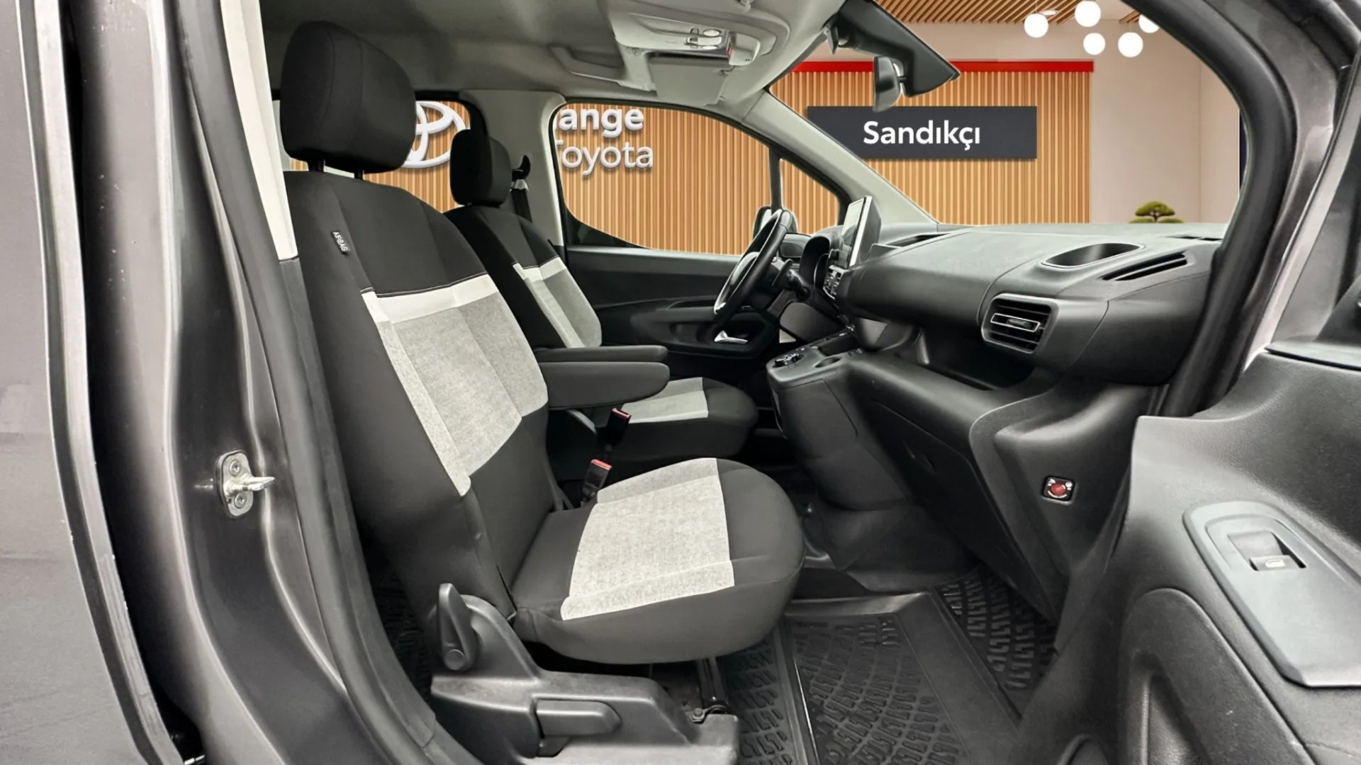 2022 CITROEN BERLINGO 1.5 BLUEHDI SHINE BOLD EAT8