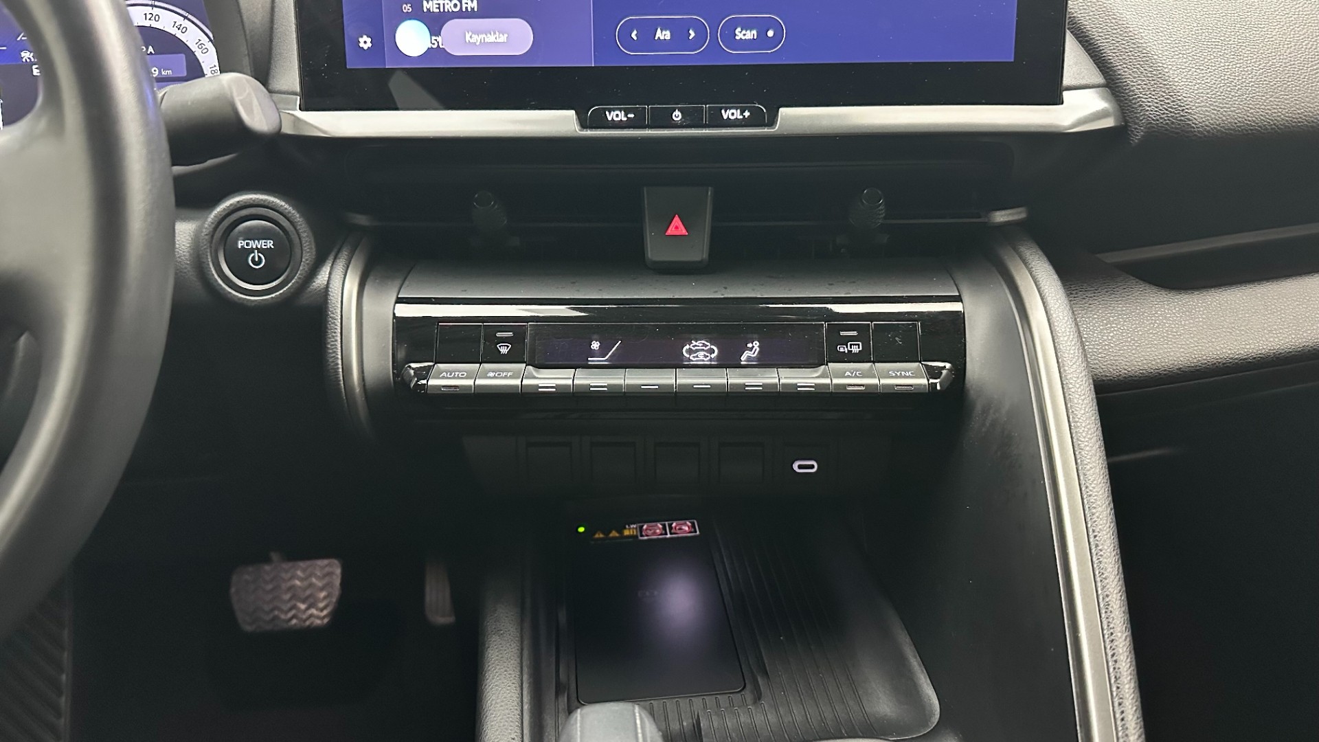 2024 TOYOTA C-HR 1.8 HYBRID 4*2 PASSION E-CVT