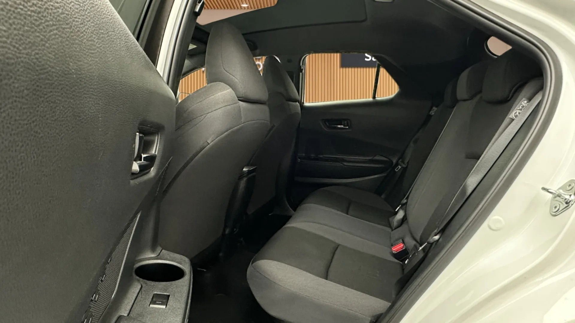 2024 TOYOTA C-HR 1.8 HYBRID 4*2 PASSION E-CVT