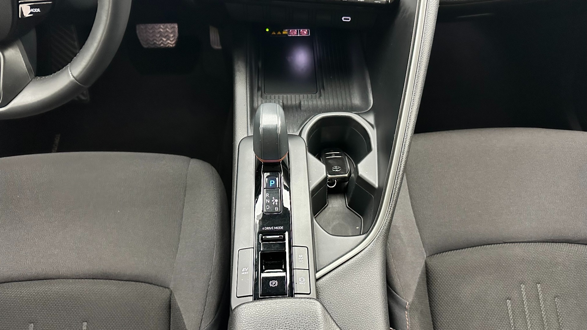 2024 TOYOTA C-HR 1.8 HYBRID 4*2 PASSION E-CVT